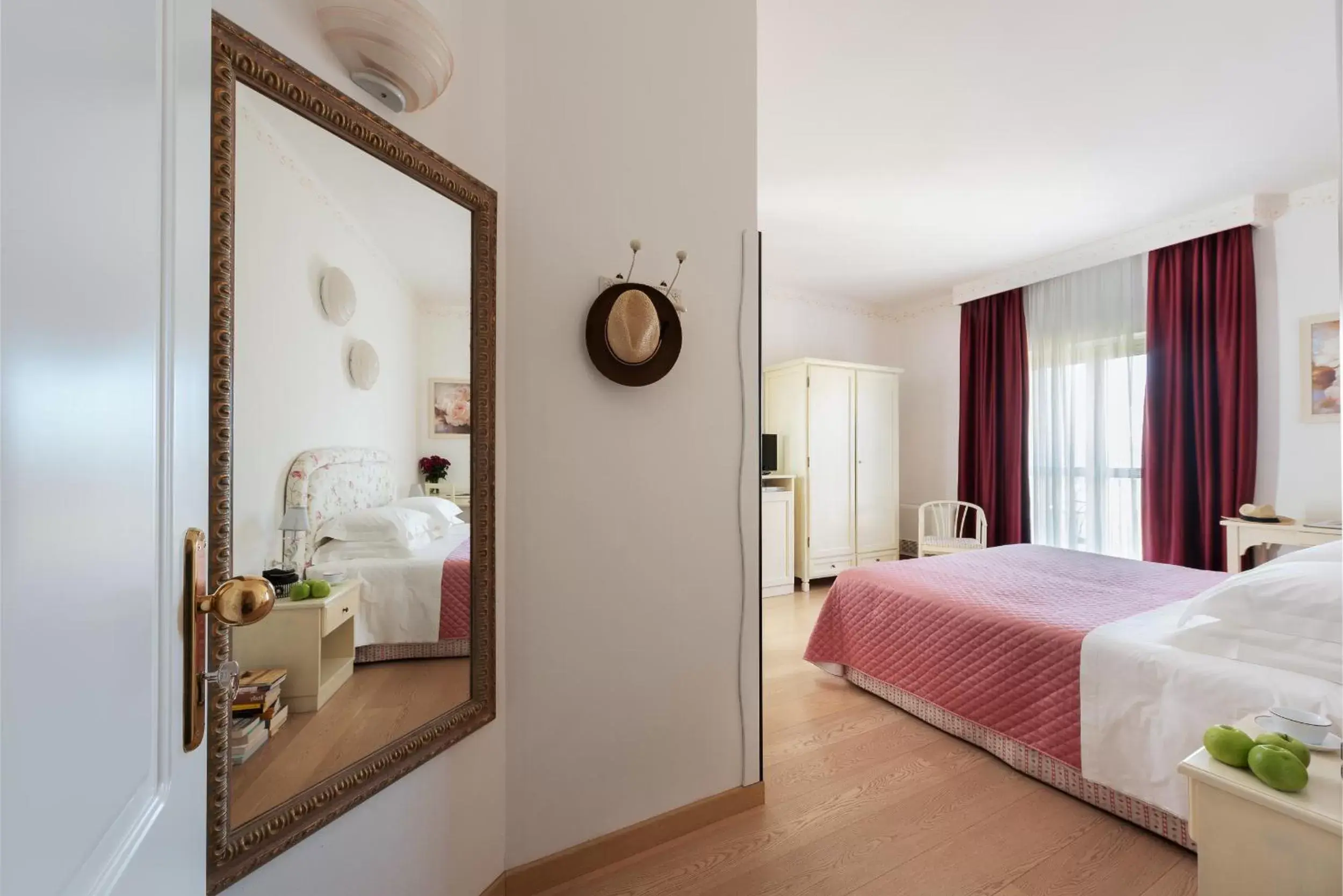 Bed in Hotel Corsignano