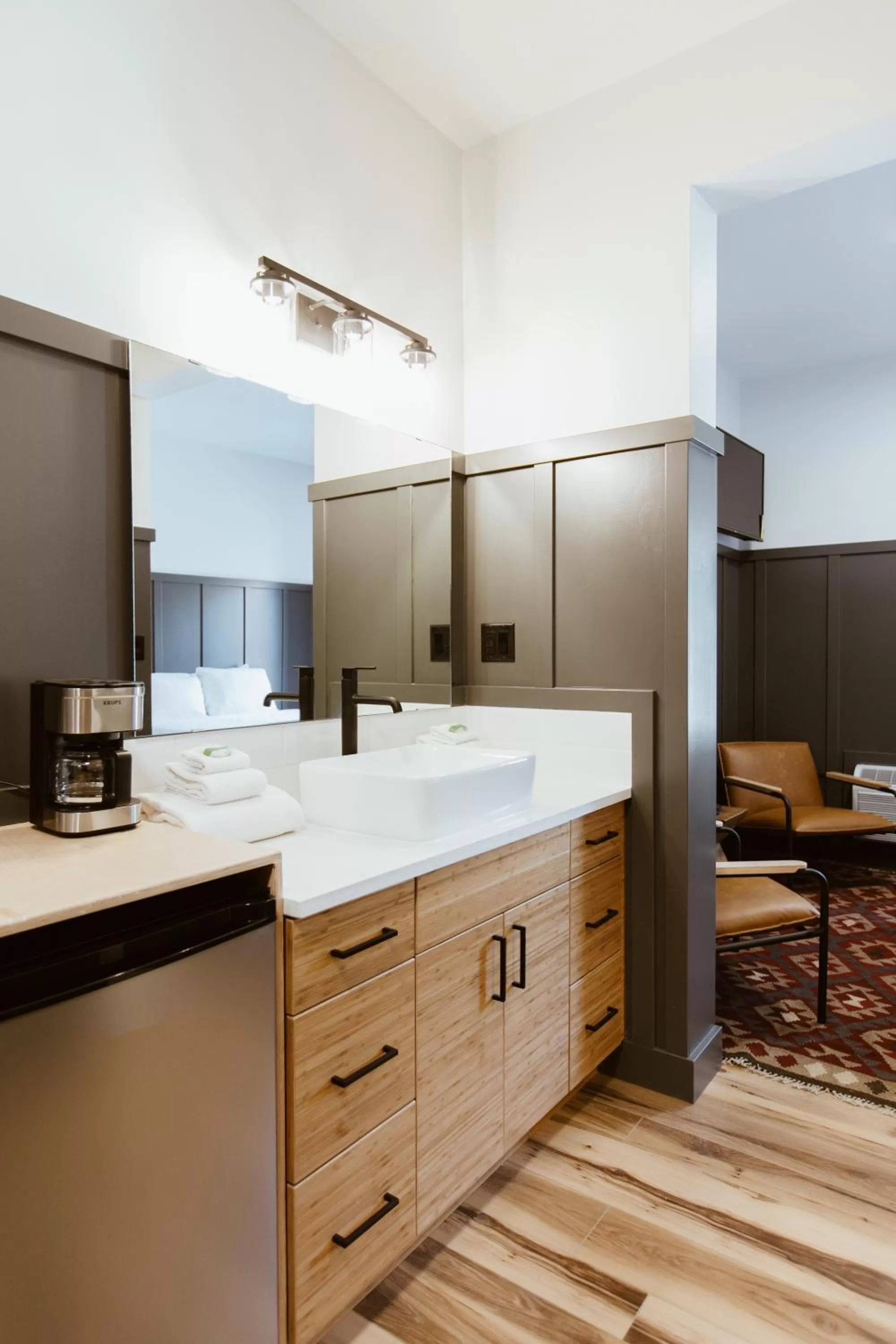 The Flying Steamshovel Inn