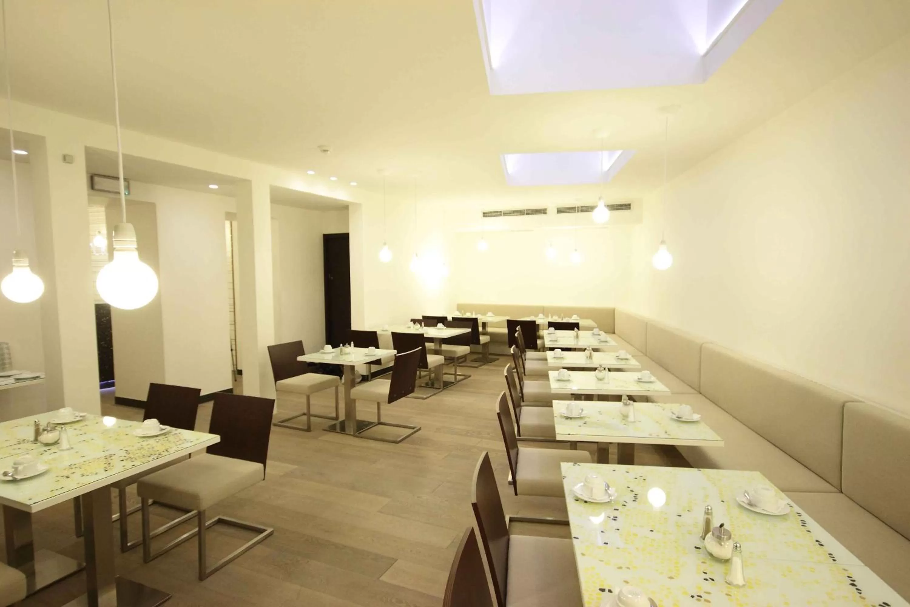 Restaurant/places to eat in Pure White