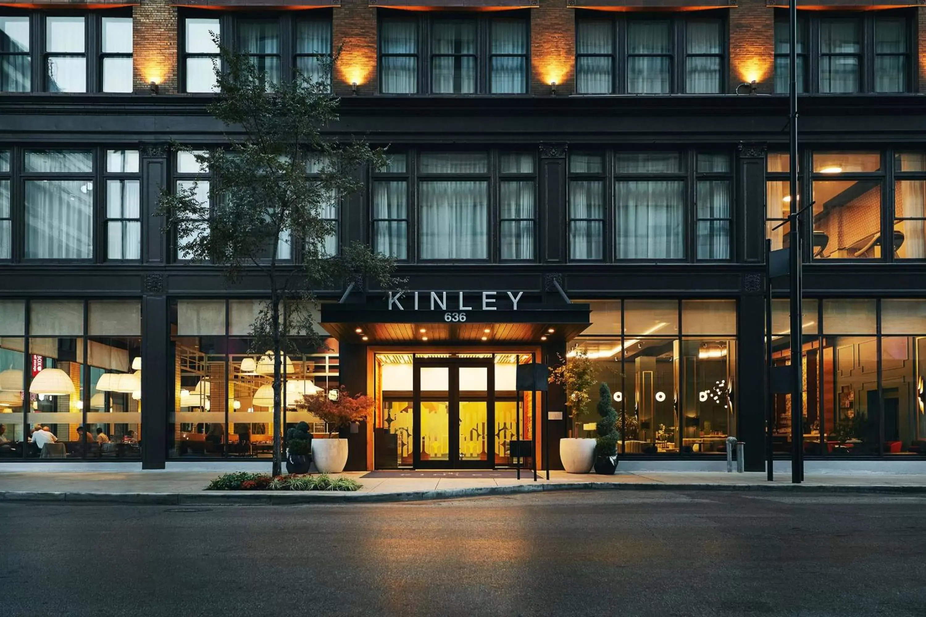 Property Building in Kinley Cincinnati Downtown, a Tribute Portfolio Hotel