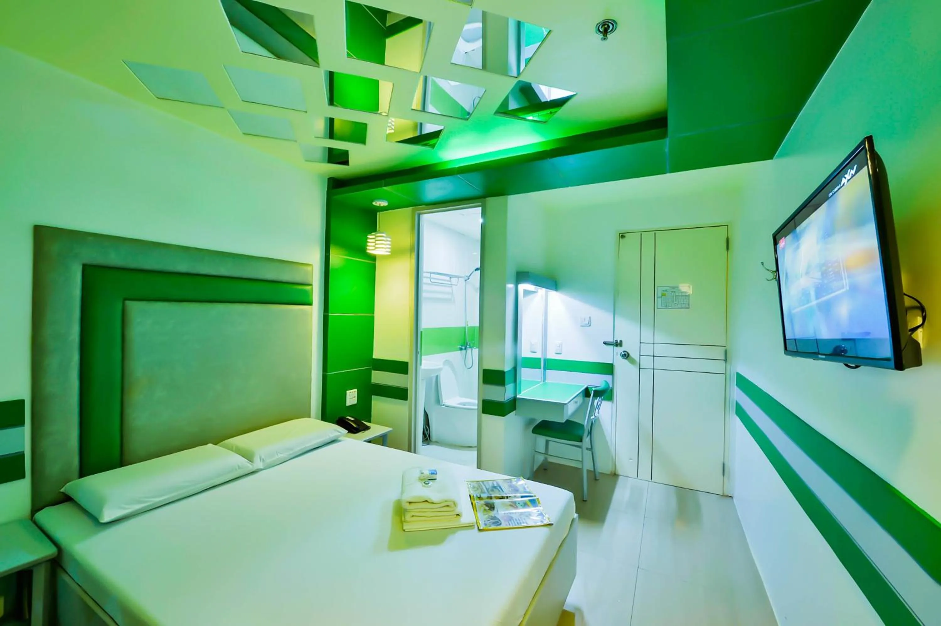 Bedroom, Bed in Hotel 99 Monumento