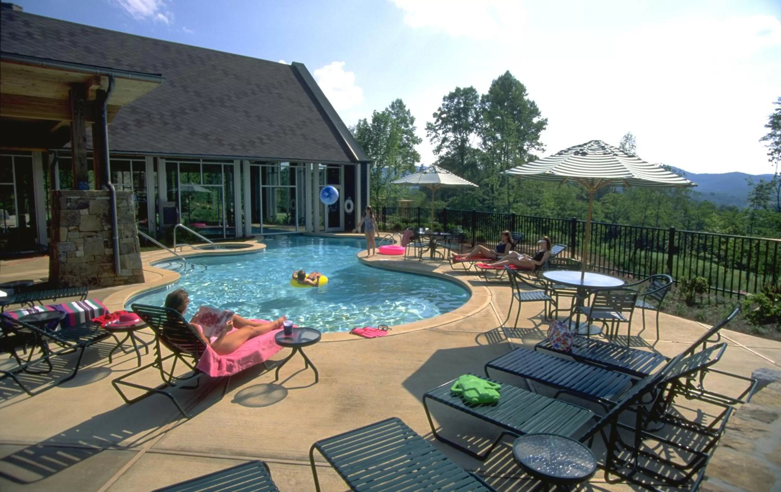 Swimming pool in Brasstown Valley Resort & Spa