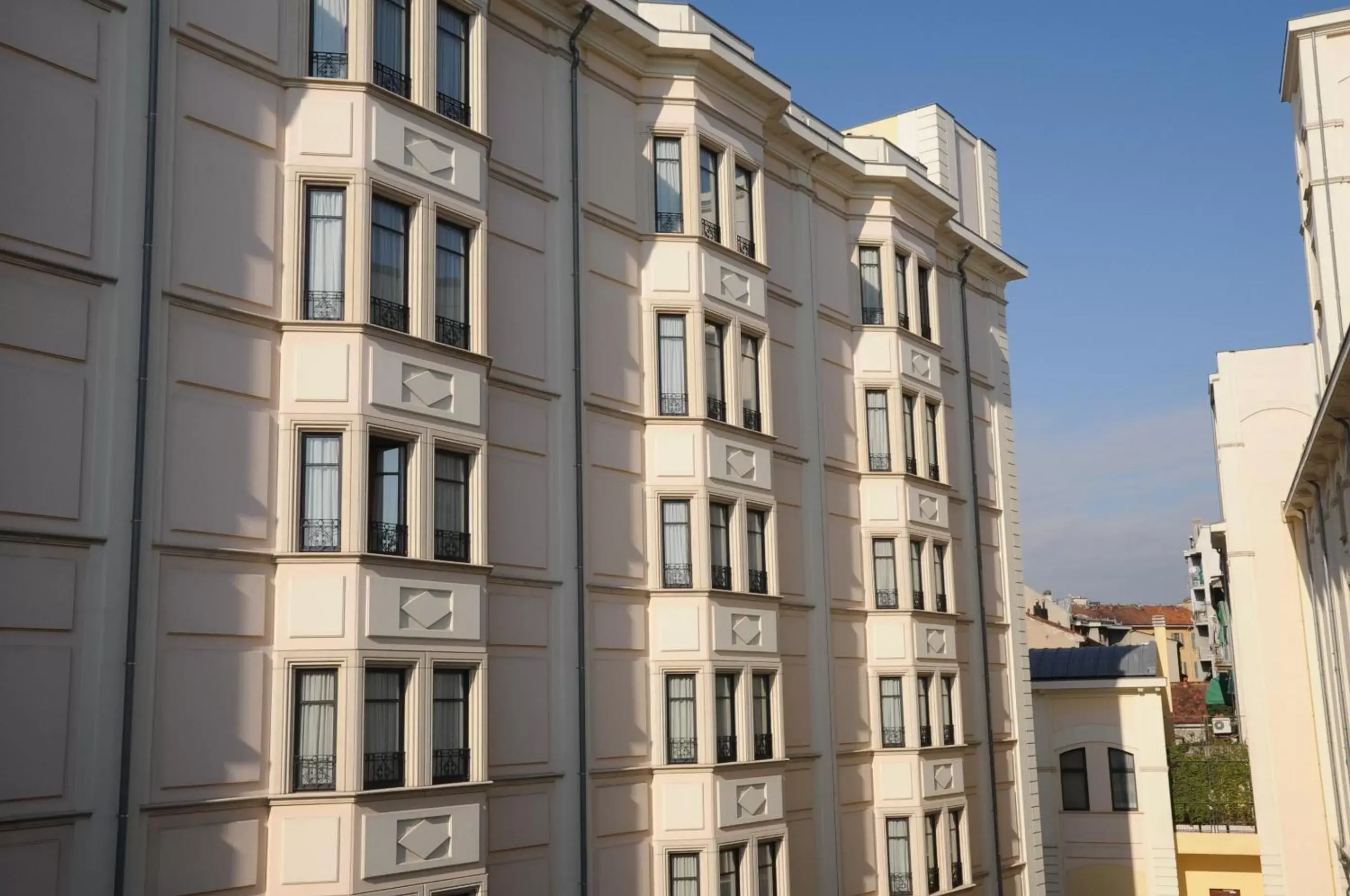 Facade/entrance, Property Building in Grand Visconti Palace