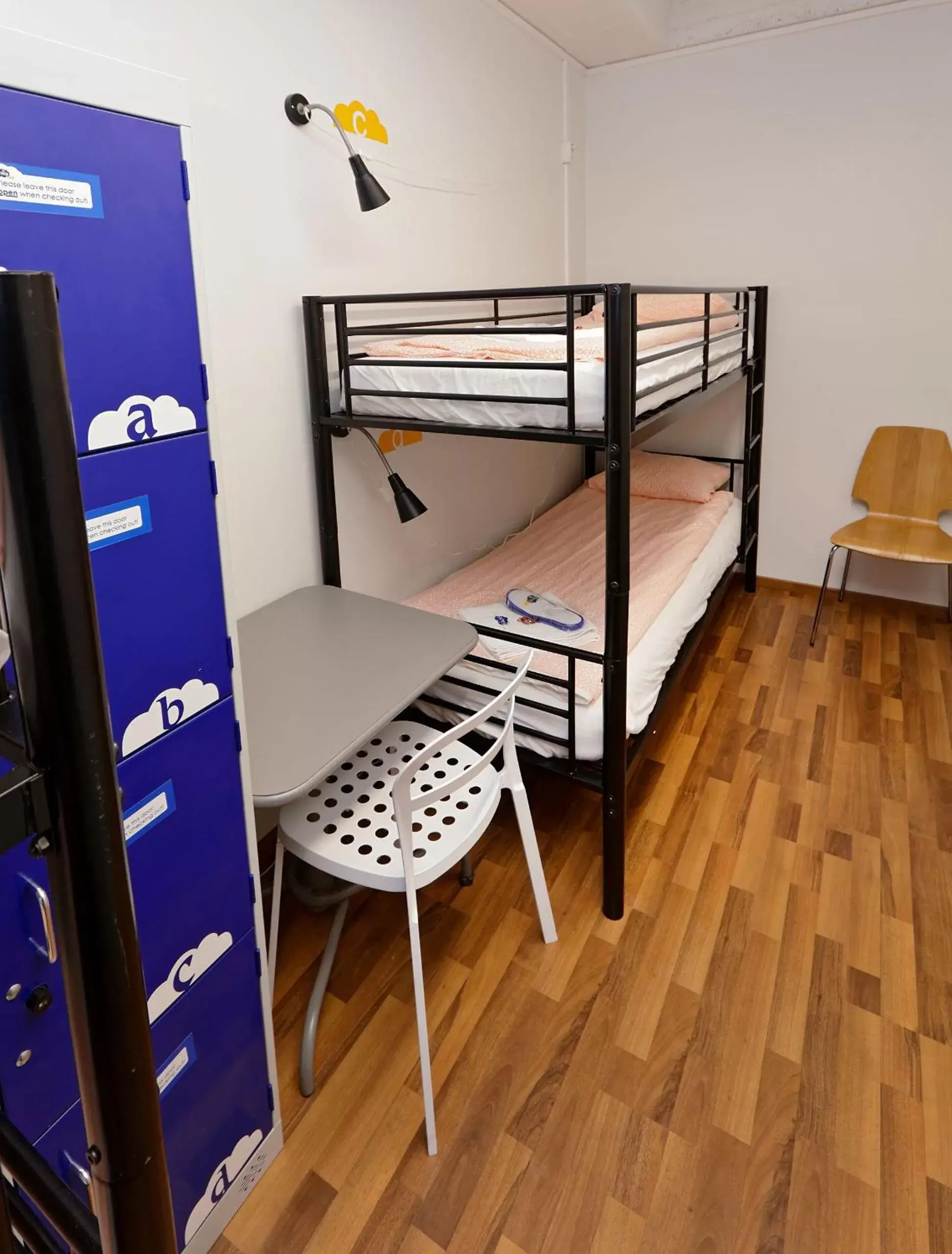 Bedroom, Bunk Bed in CheapSleep Hostel Helsinki