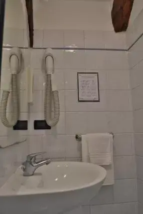 Bathroom in Hotel Noemi