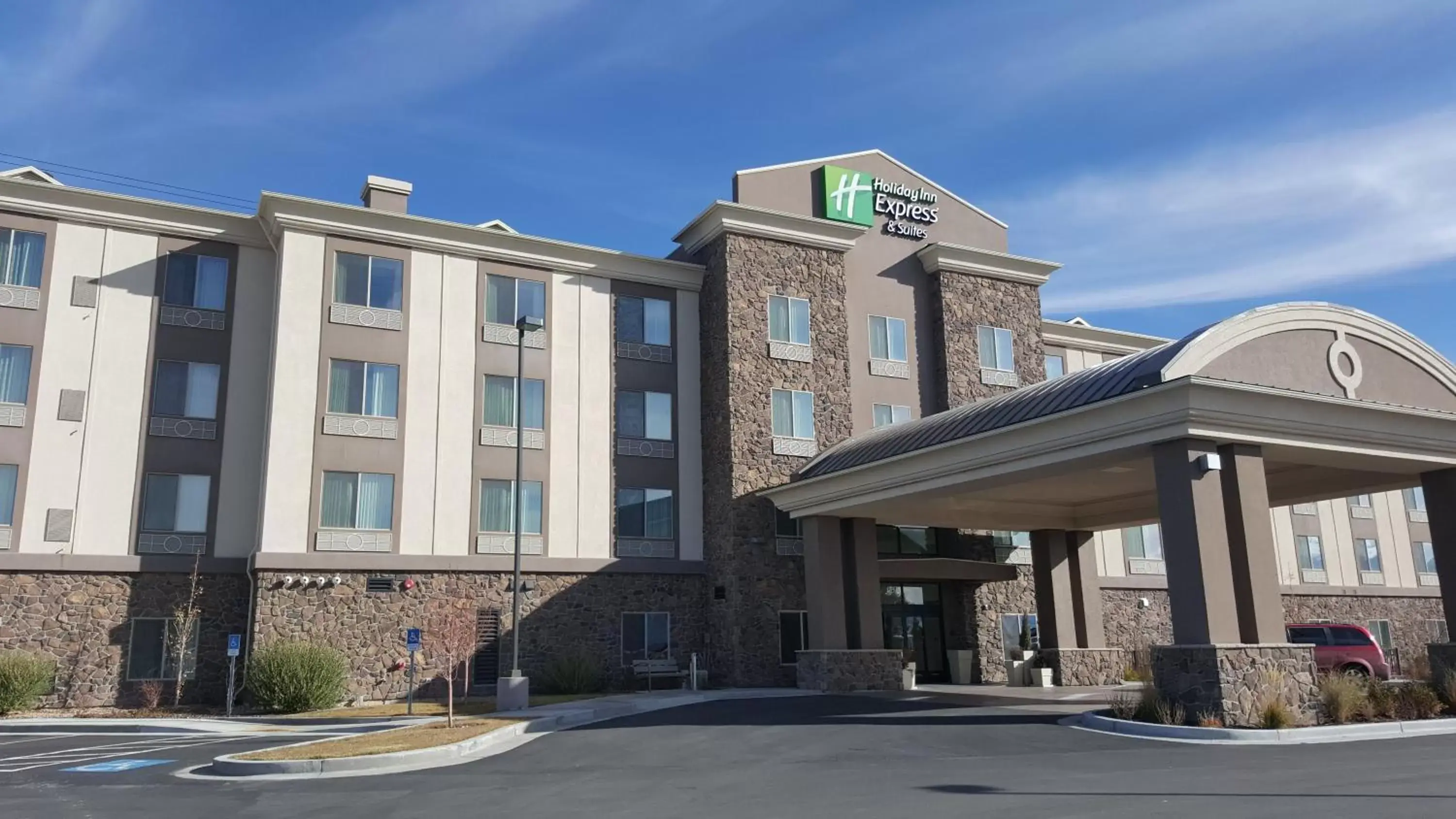 Property Building in Holiday Inn Express & Suites Springville-South Provo Area, an IHG Hotel