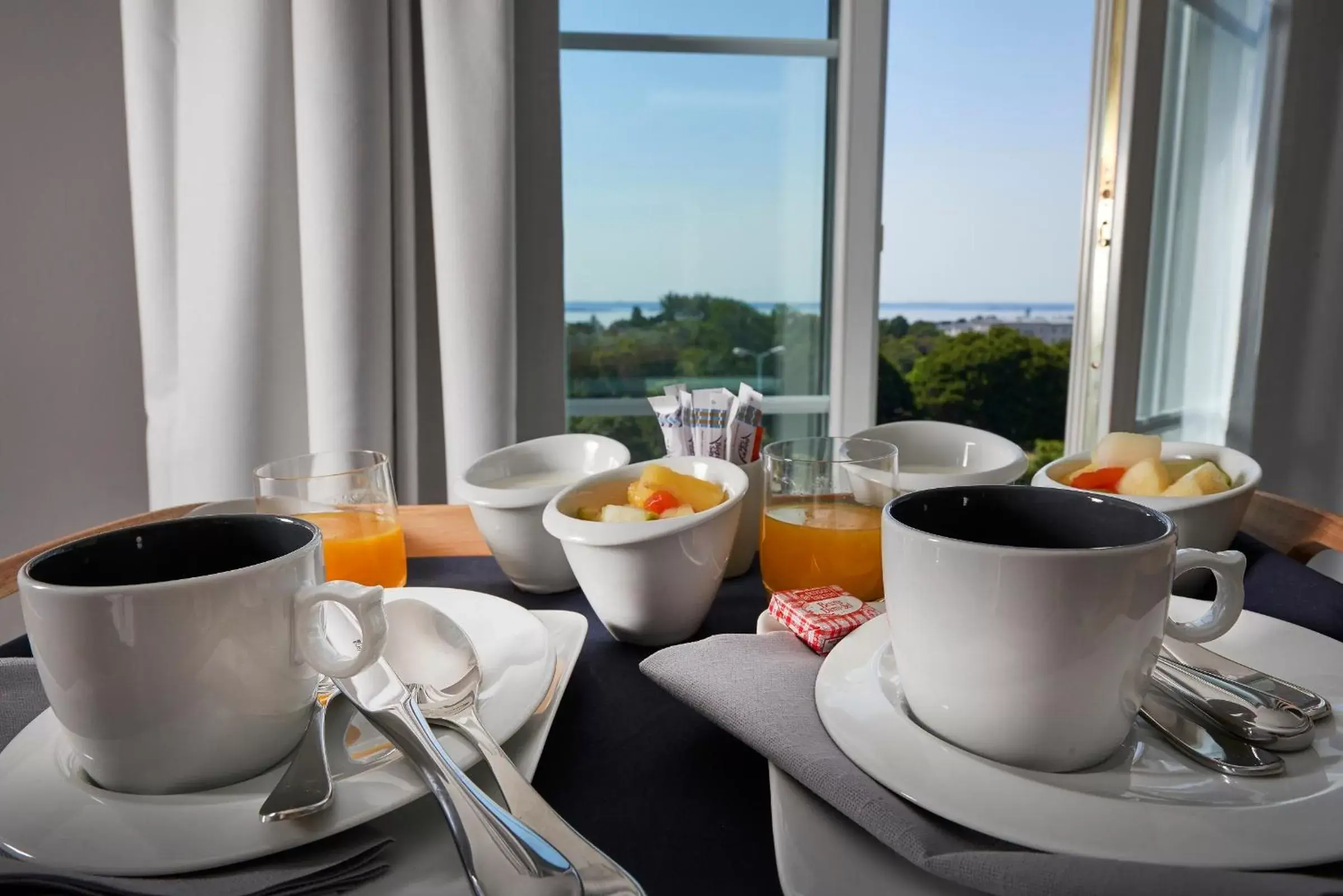 City view, Coffee/Tea Facilities in Hotel Mercure Brest Centre Les Voyageurs