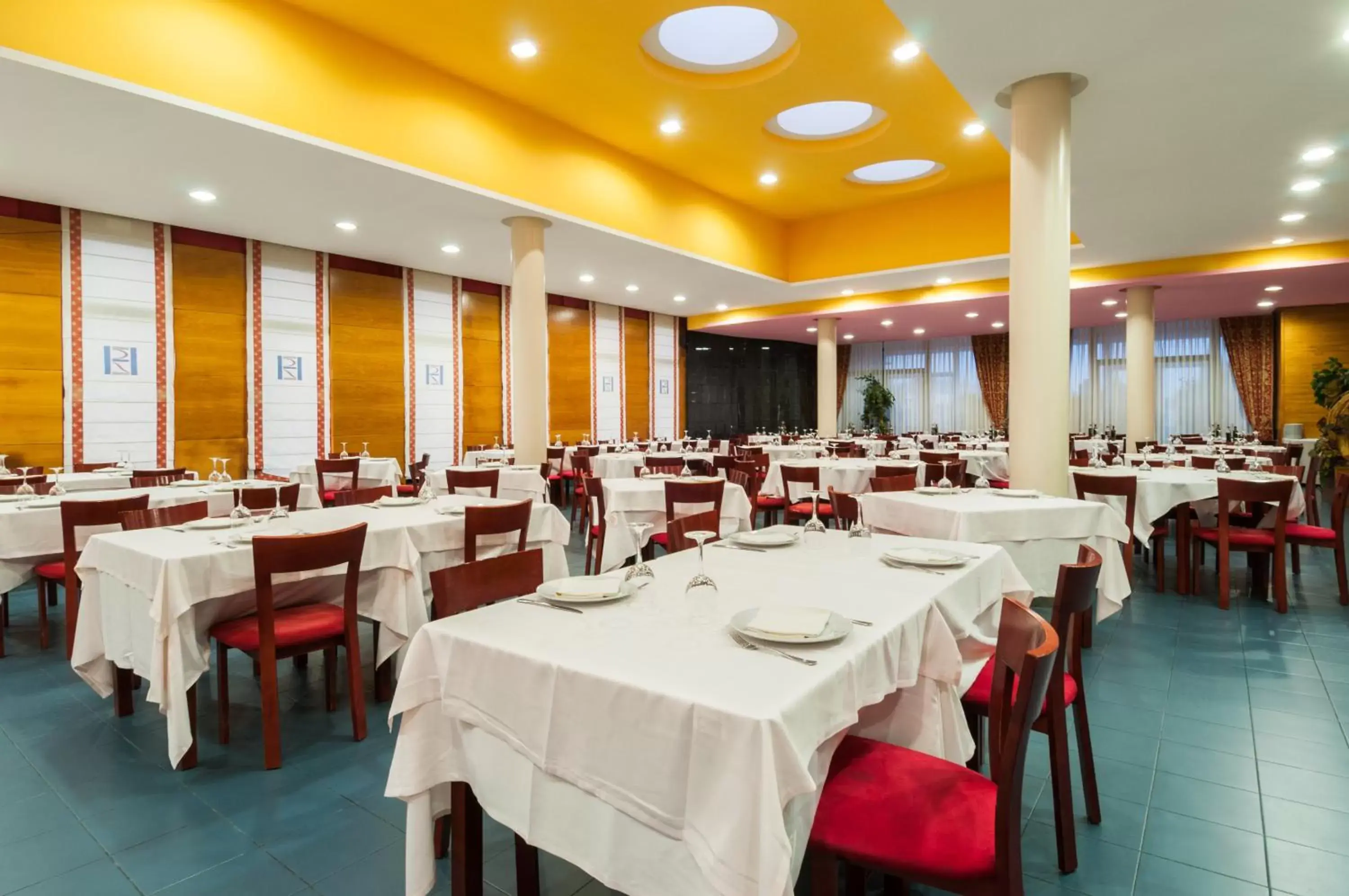 Restaurant/Places to Eat in Hotel Ruta de Europa
