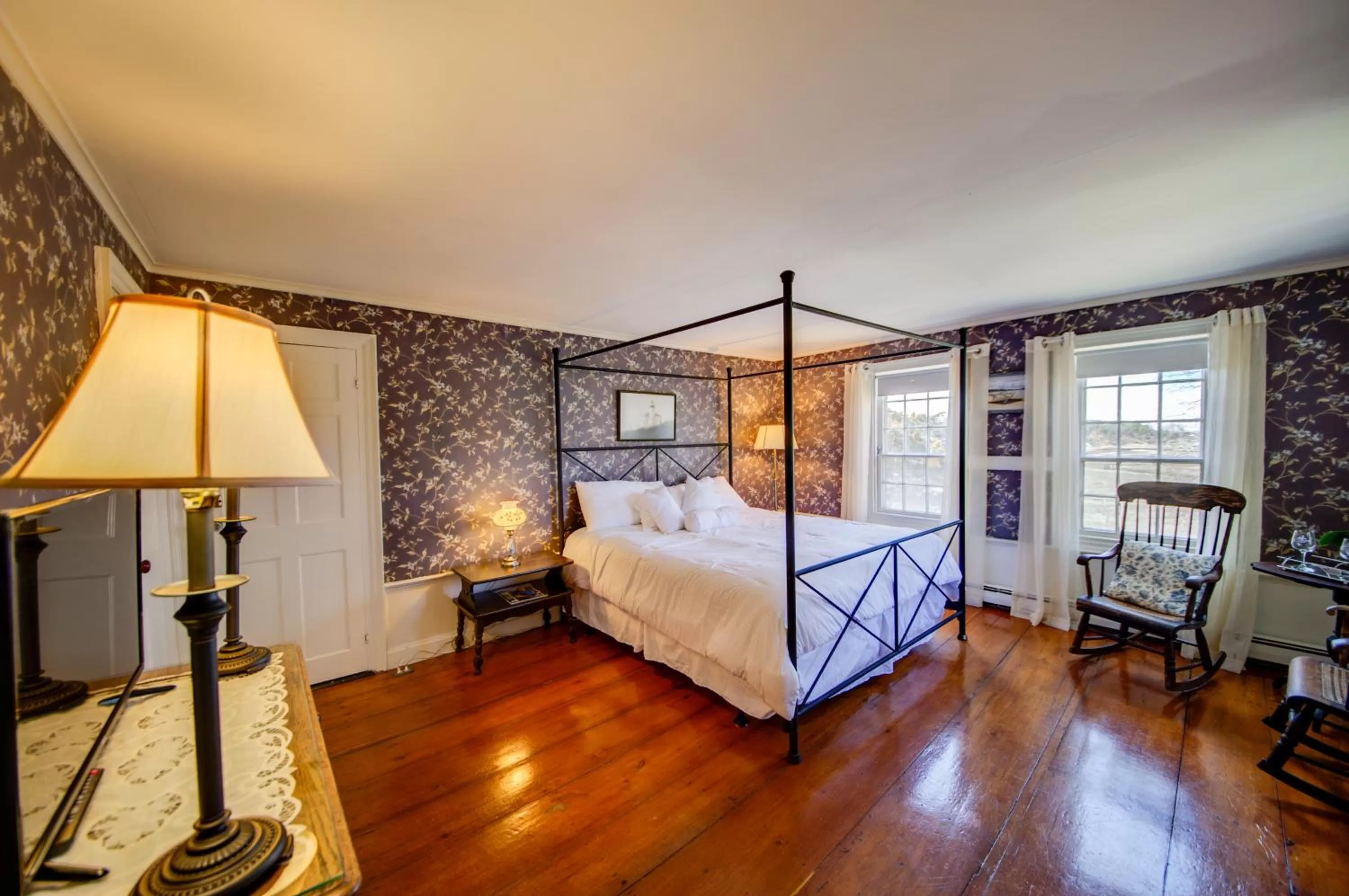 Day, Room Photo in Copper Swan