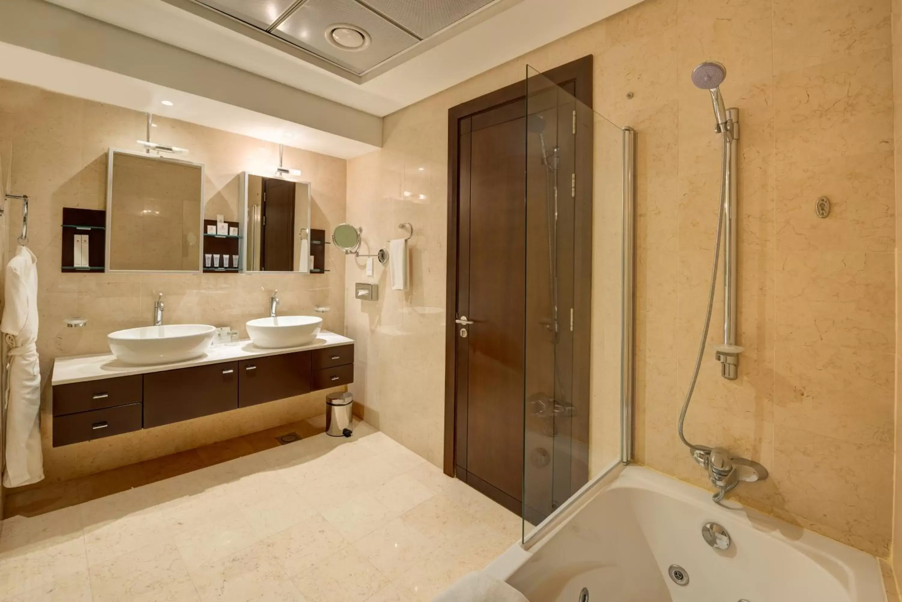 Shower, Bathroom in Copthorne Hotel Dubai