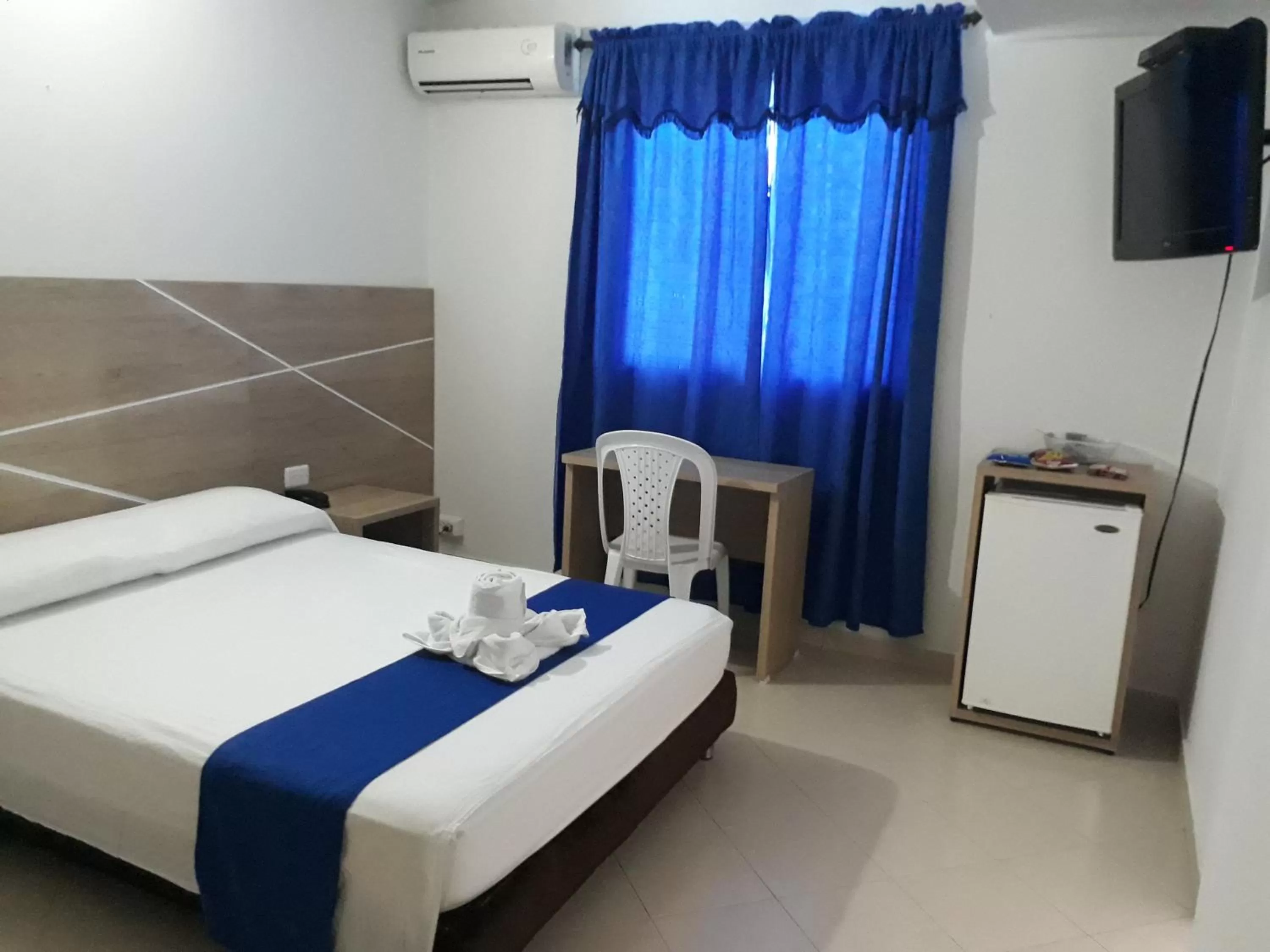 TV and multimedia, Bed in Hotel Comercial