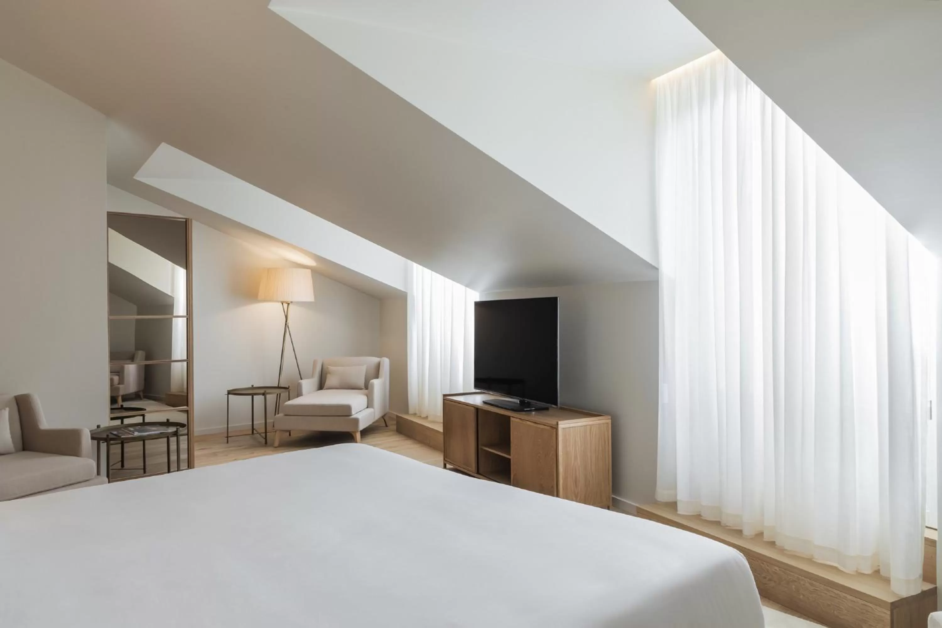 Photo of the whole room, Bed in Casa da Companhia Hotel & Spa, Vignette Collection by IHG