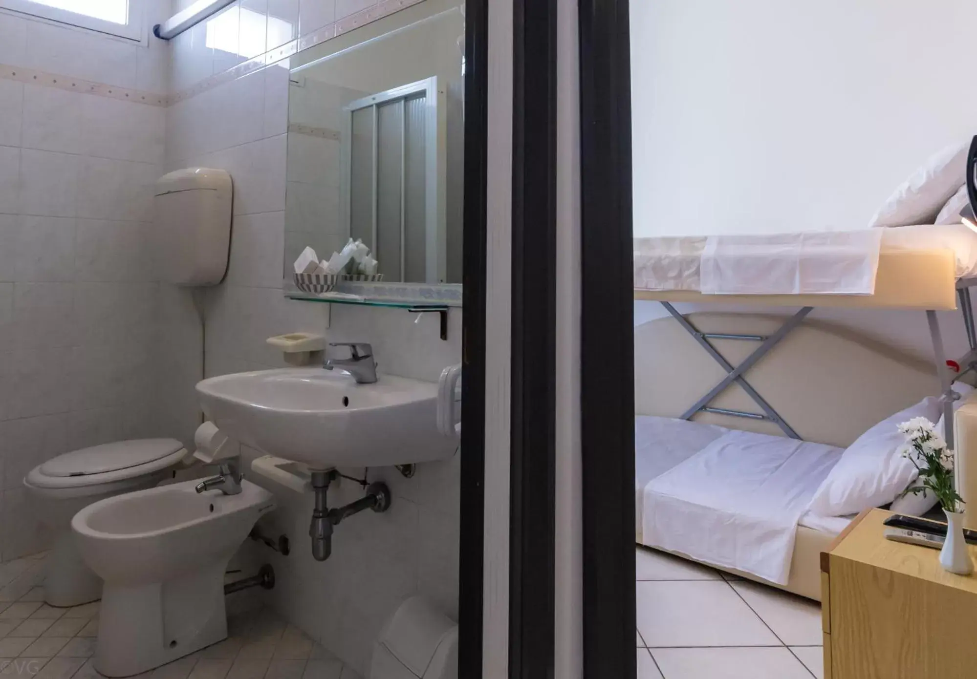 Shower, Bathroom in Hotel San Paolo