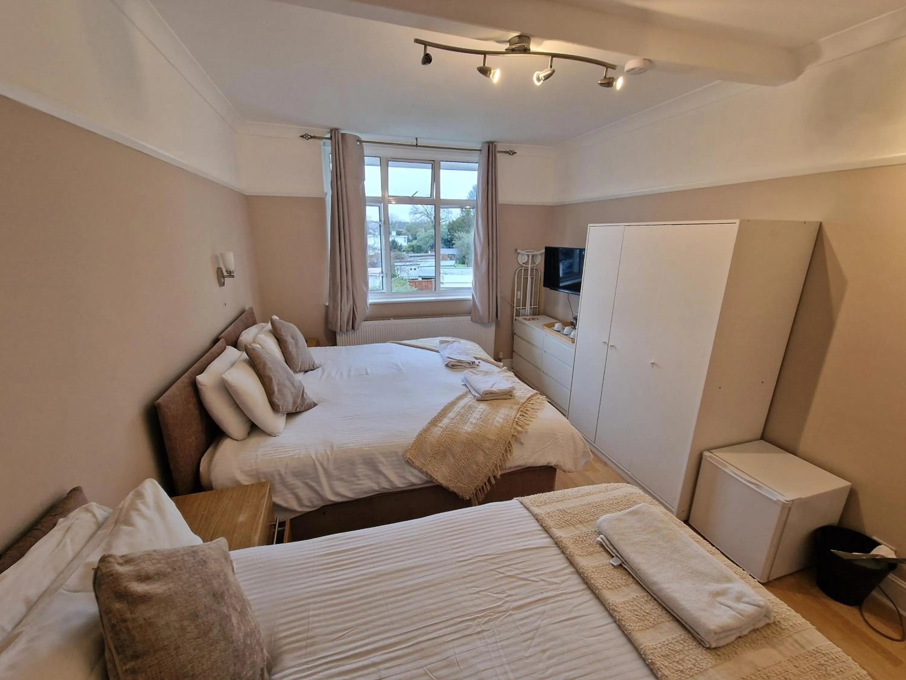 Bedroom, Bed in Kathleen House