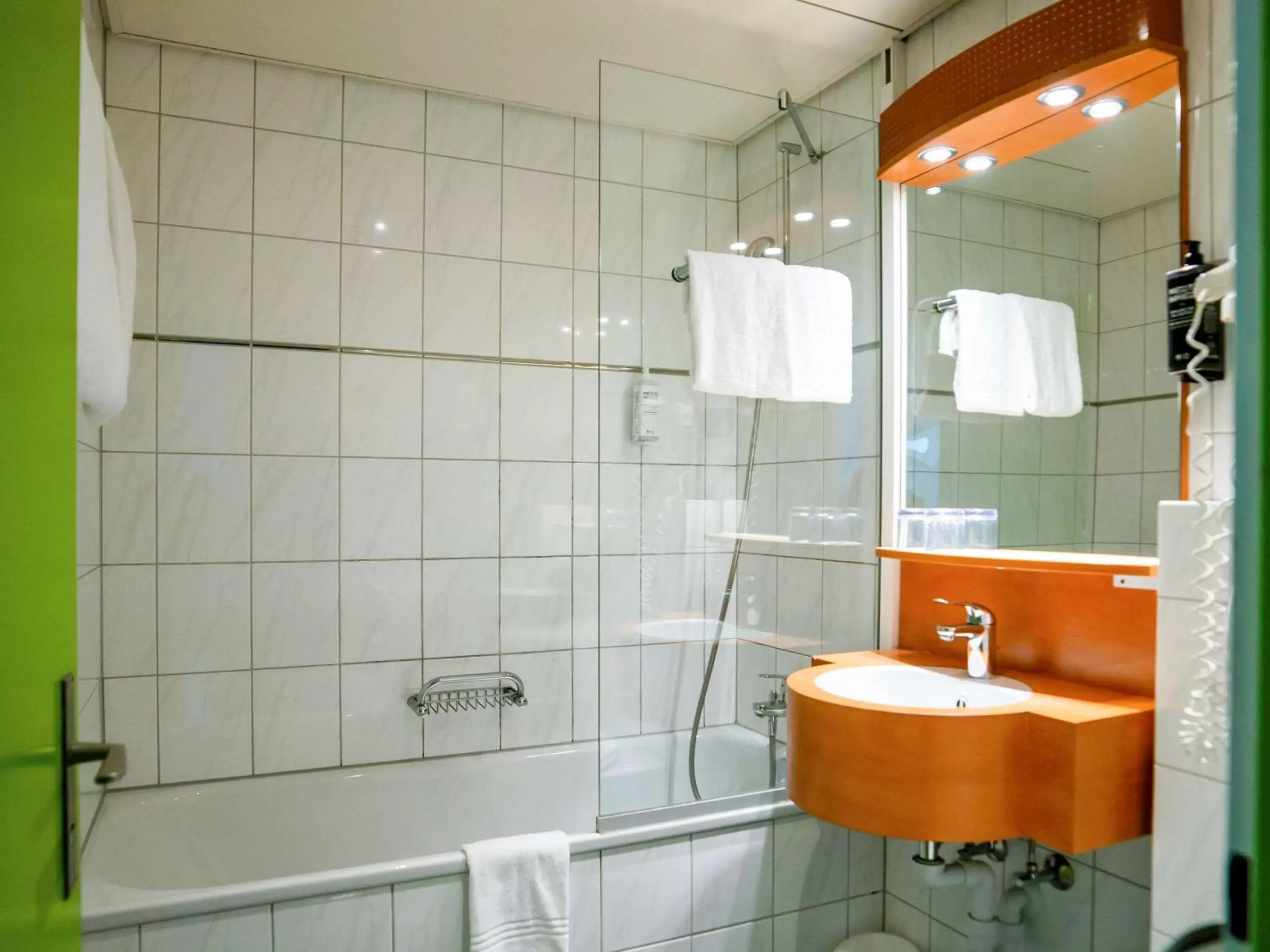 Bathroom in ibis Styles Luzern