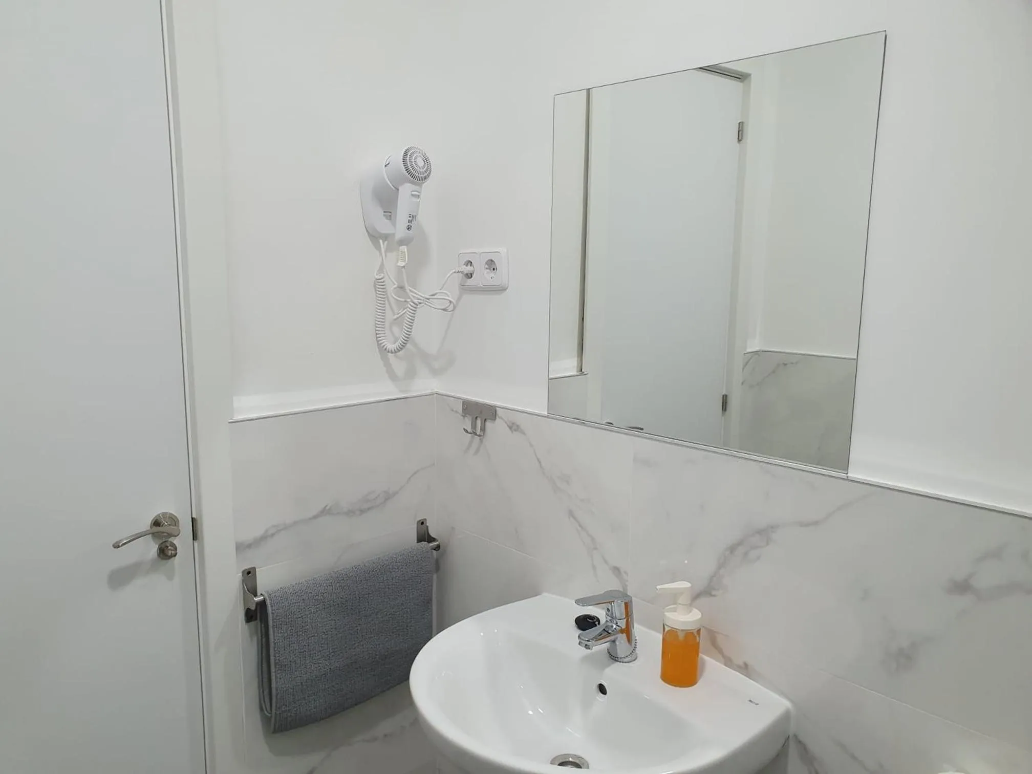 Public Bath in Hostal Abel Victoriano