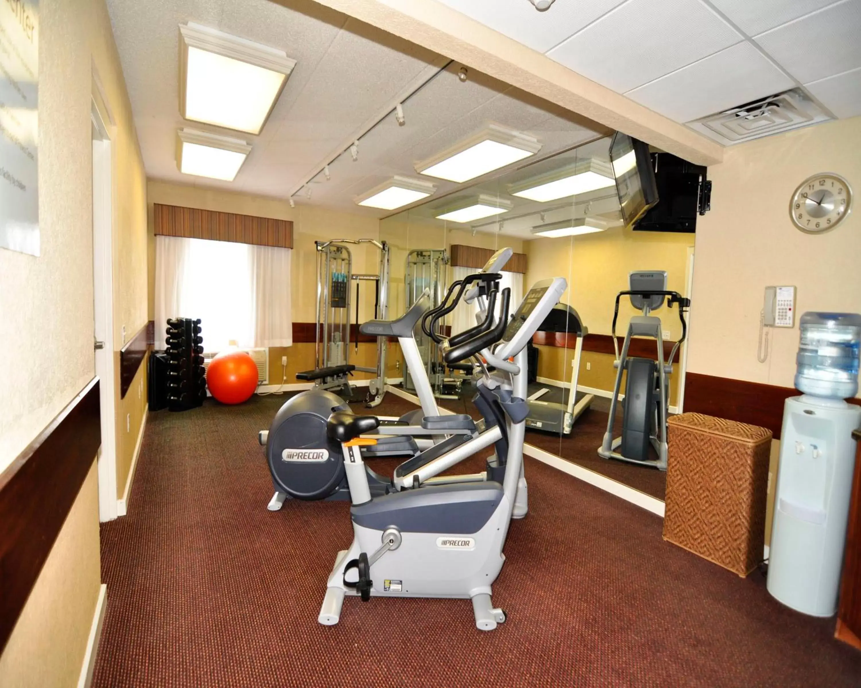 Fitness centre/facilities, Fitness Center/Facilities in Holiday Inn Express Hotel & Suites Port Clinton-Catawba Island, an IHG Hotel