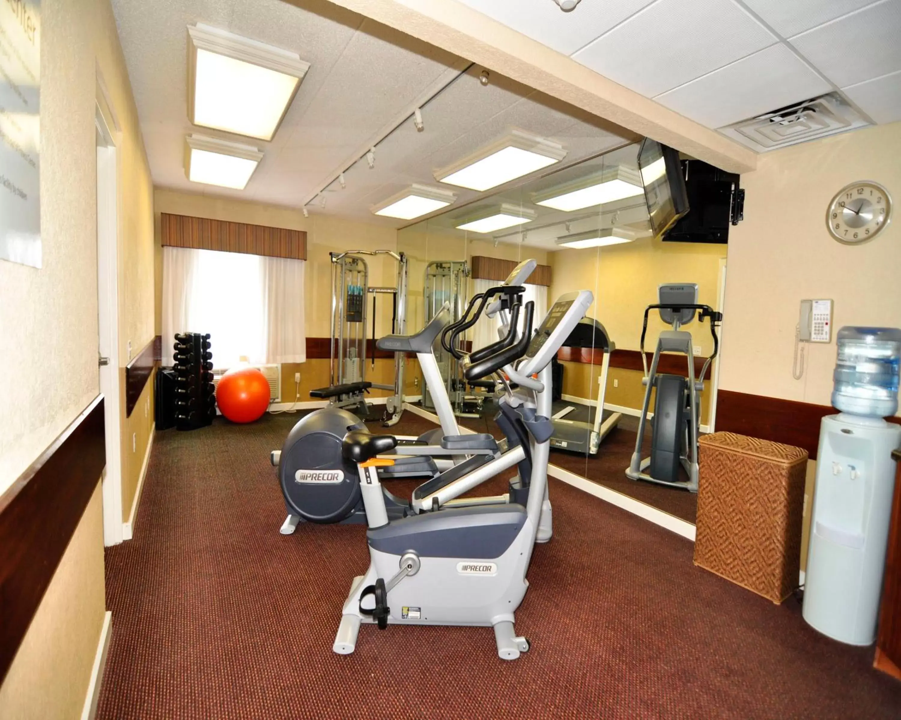 Fitness centre/facilities in Holiday Inn Express Hotel & Suites Port Clinton-Catawba Island by IHG Fitness centre/facilities in Holiday Inn Express Hotel & Suites Port Clinton-Catawba Island by IHG