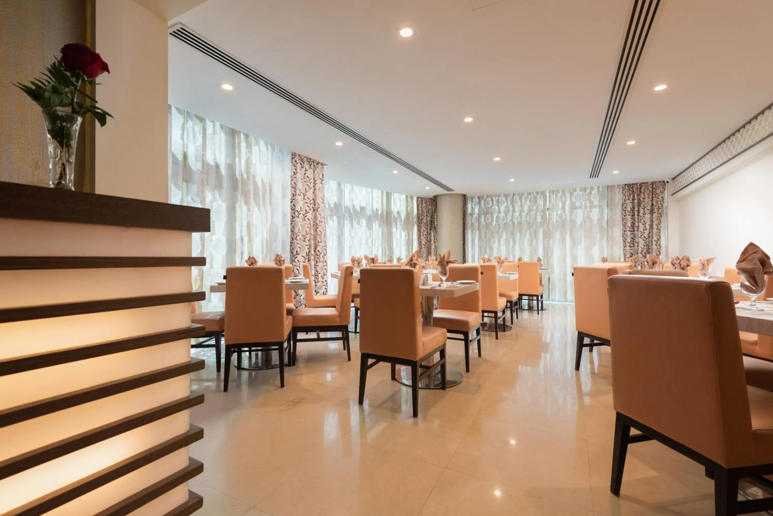 Restaurant/places to eat in Landmark Premier Hotel