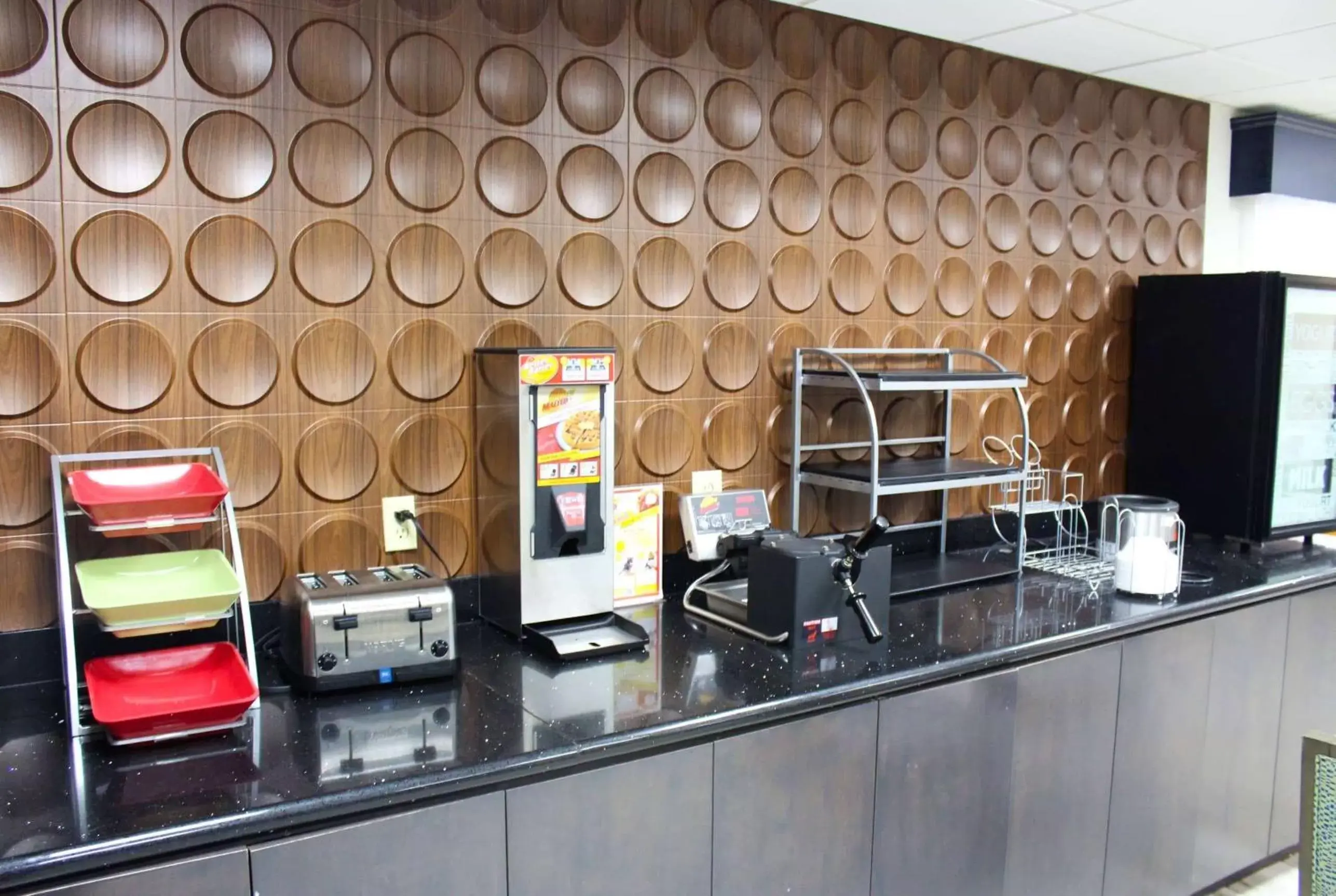 Restaurant/places to eat in Wingate by Wyndham Port Wentworth Savannah Area Restaurant/places to eat in Wingate by Wyndham Port Wentworth Savannah Area