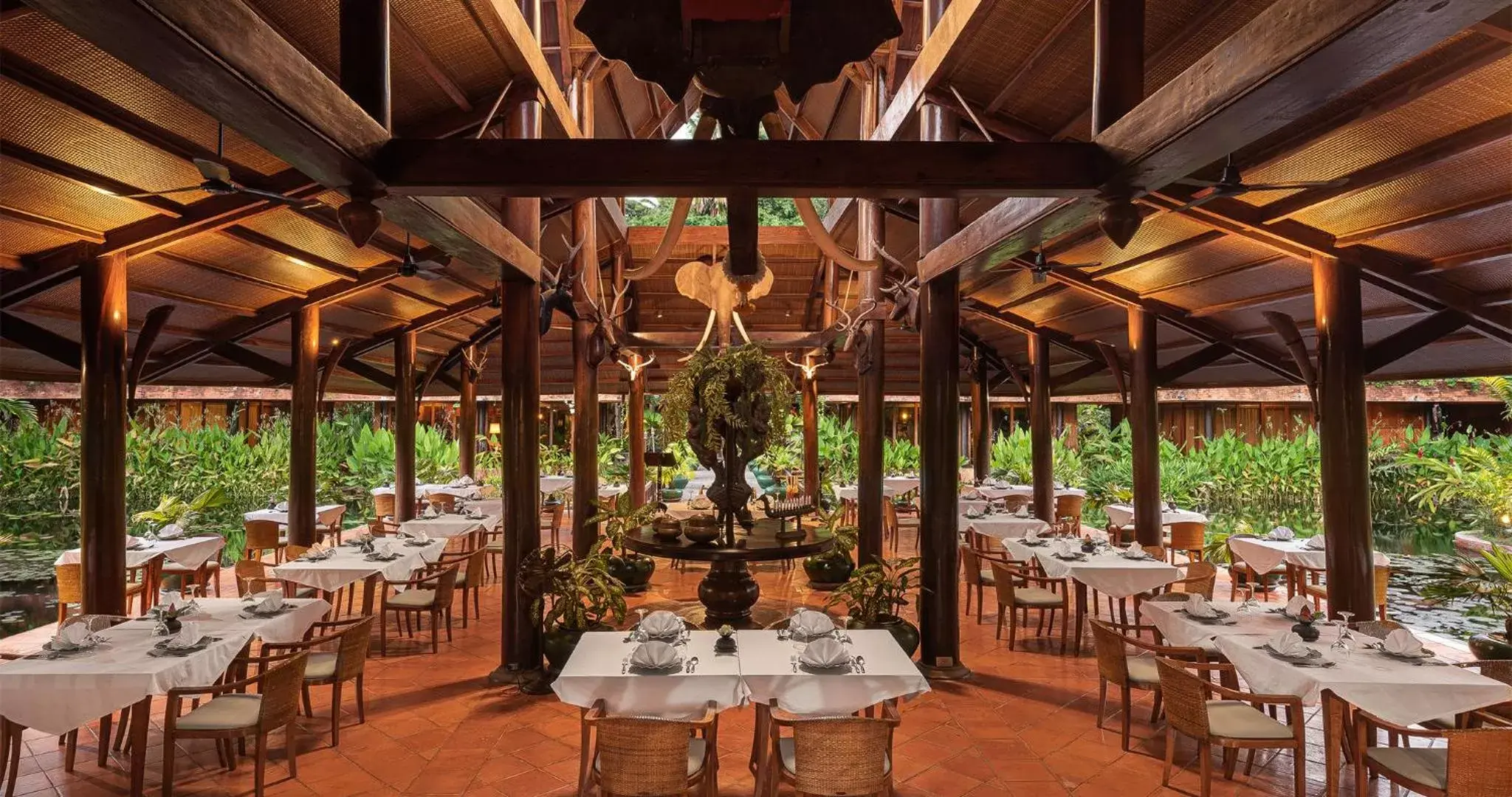 Restaurant/Places to Eat in Angkor Village Hotel