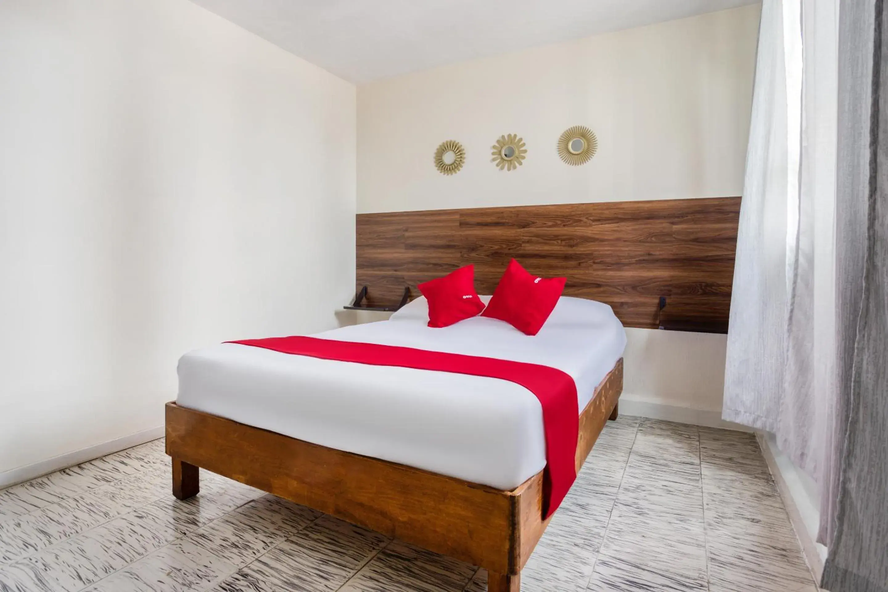 Bedroom, Bed in Hotel Suites Puebla