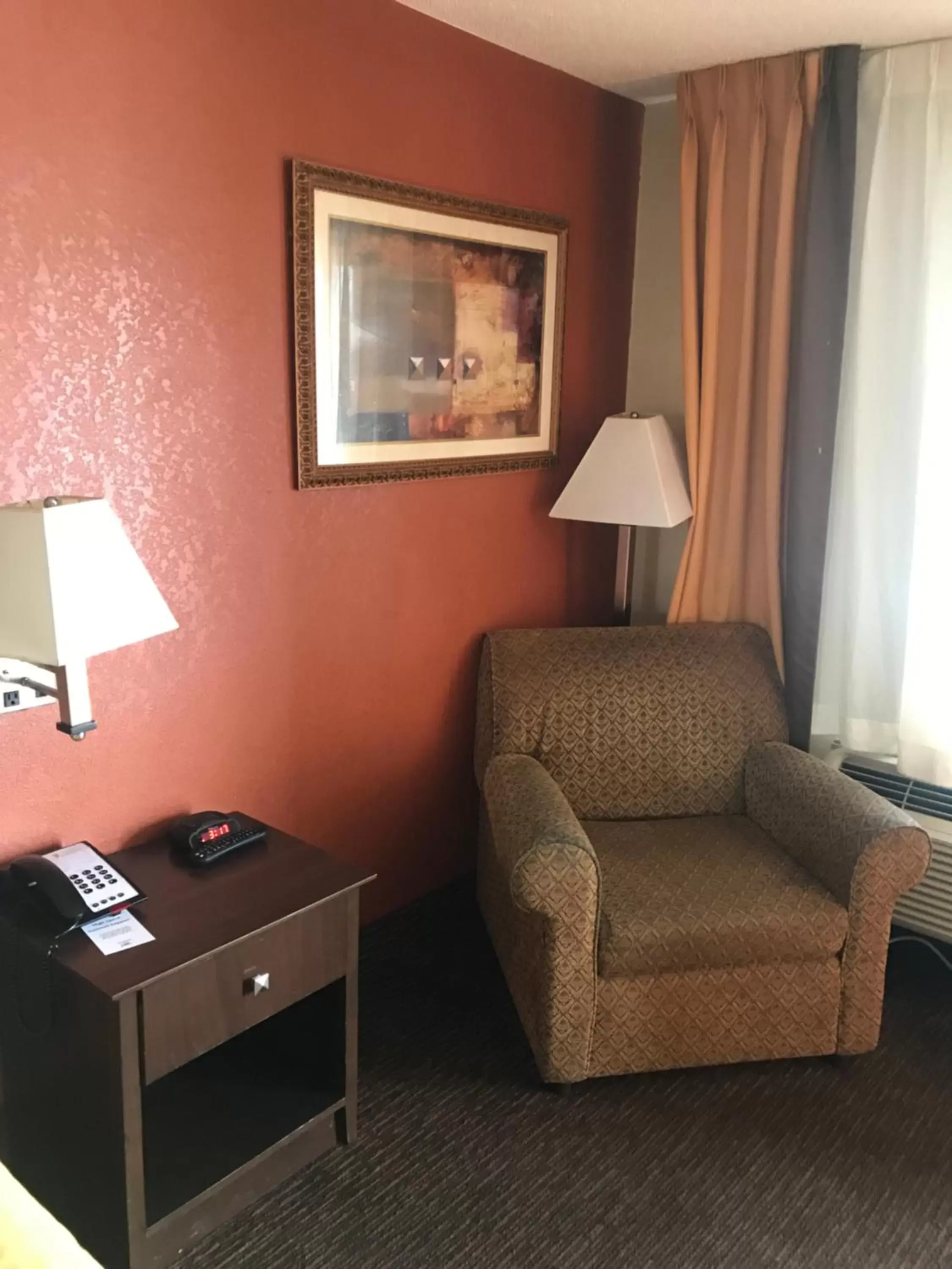 Seating Area in Super 8 by Wyndham Monroe