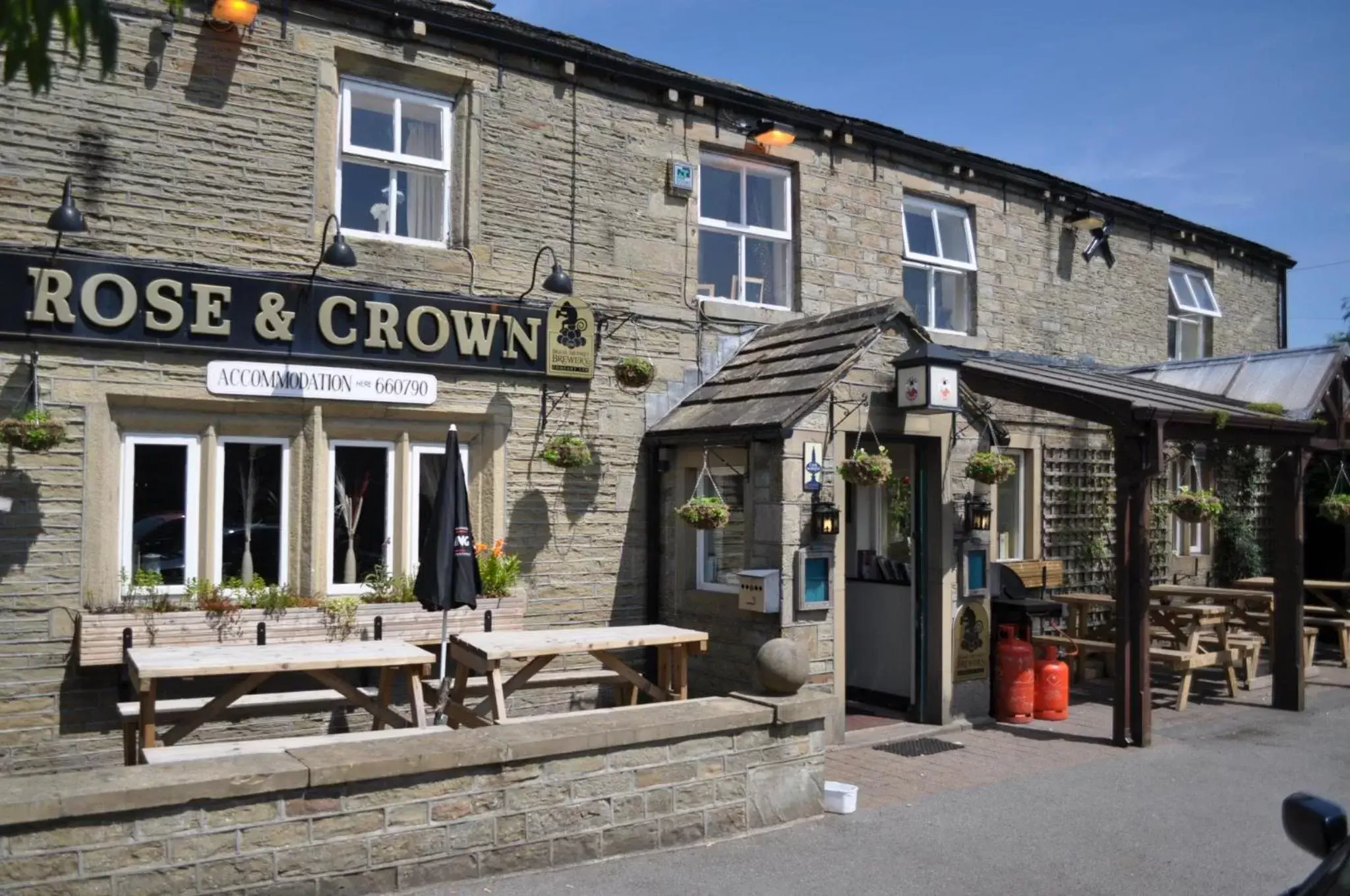 Patio, Property Building in The Rose and Crown