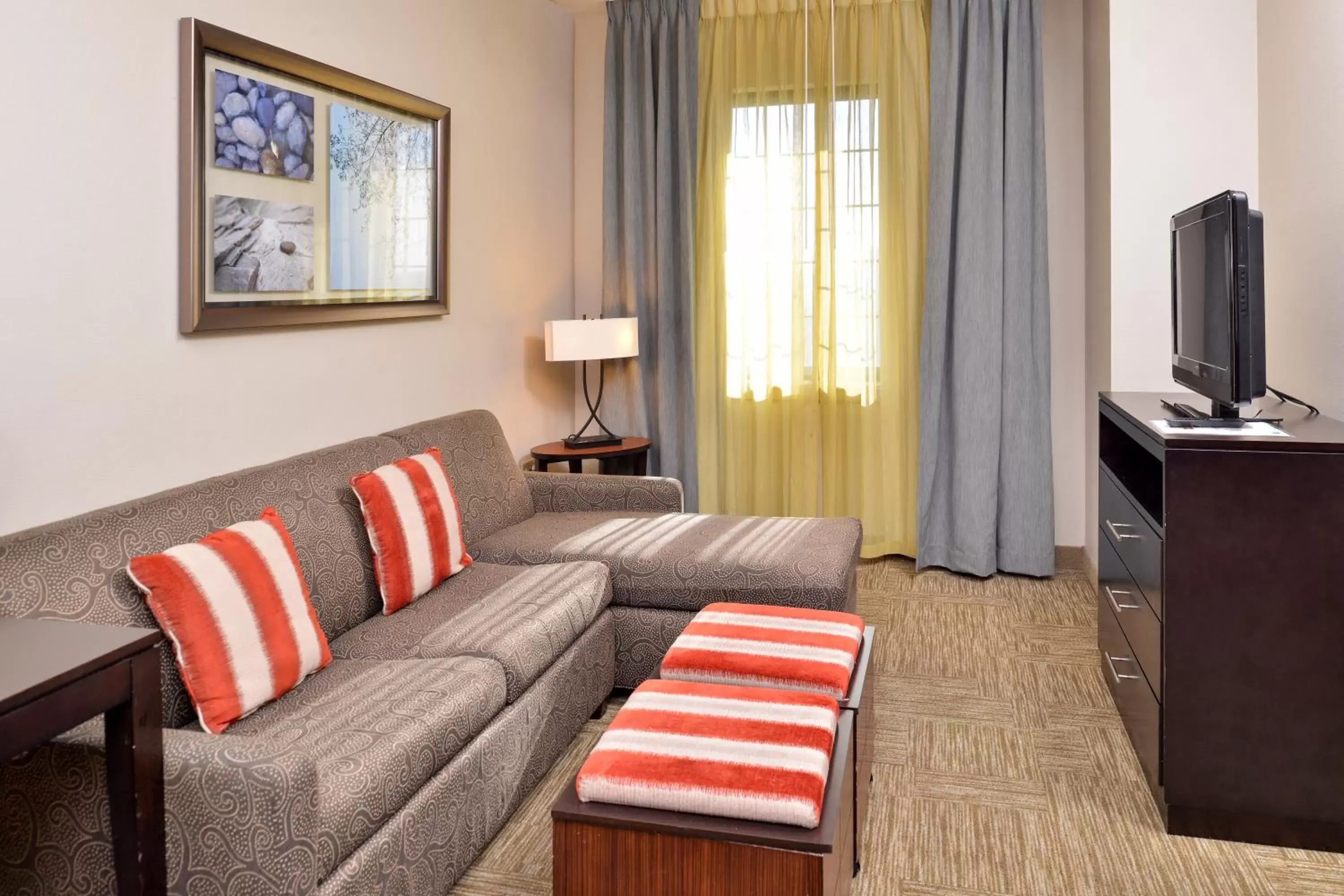 Photo of the whole room, Seating Area in Staybridge Suites San Antonio-Stone Oak, an IHG Hotel