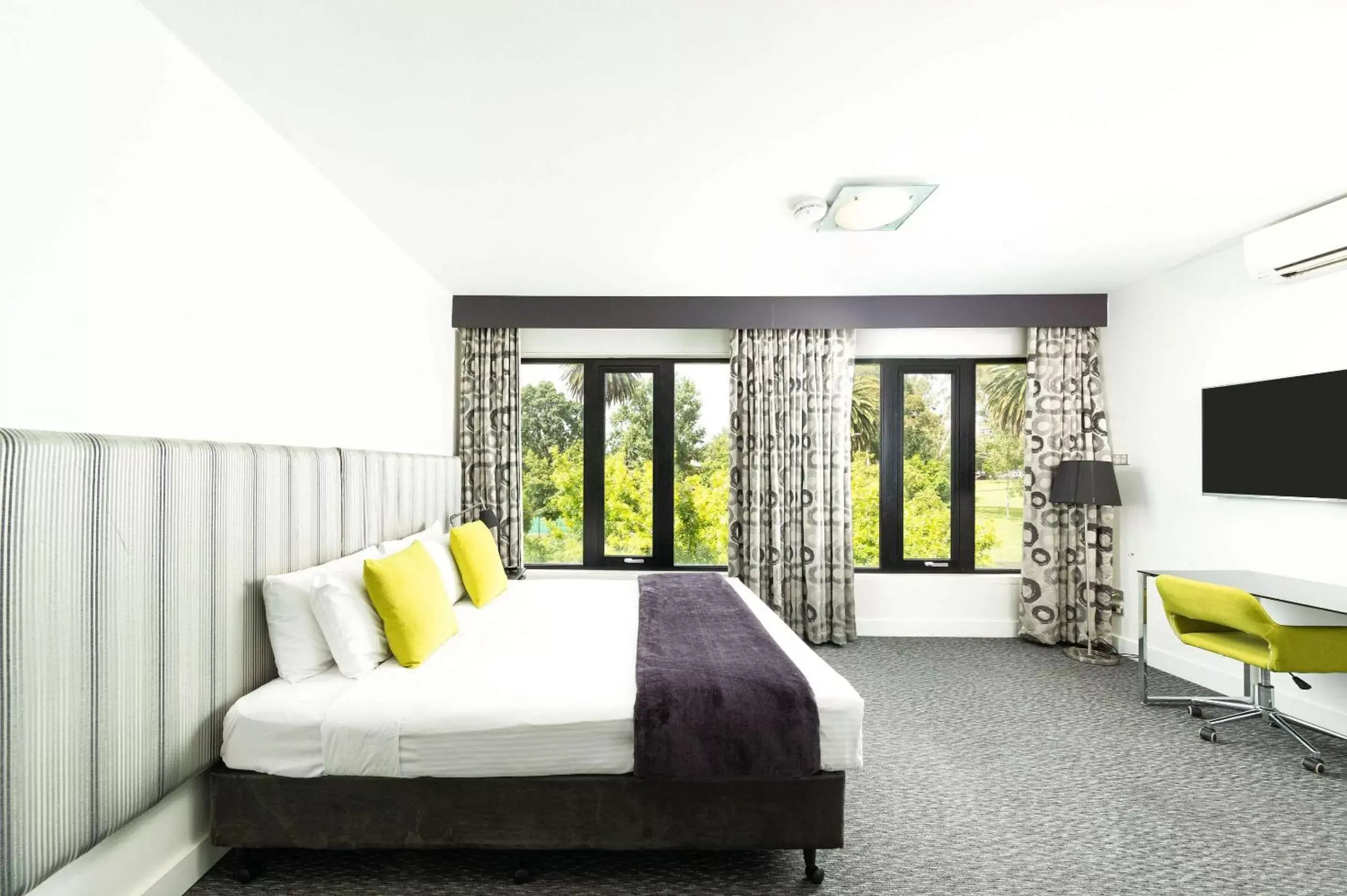 Photo of the whole room in Comfort Hotel East Melbourne