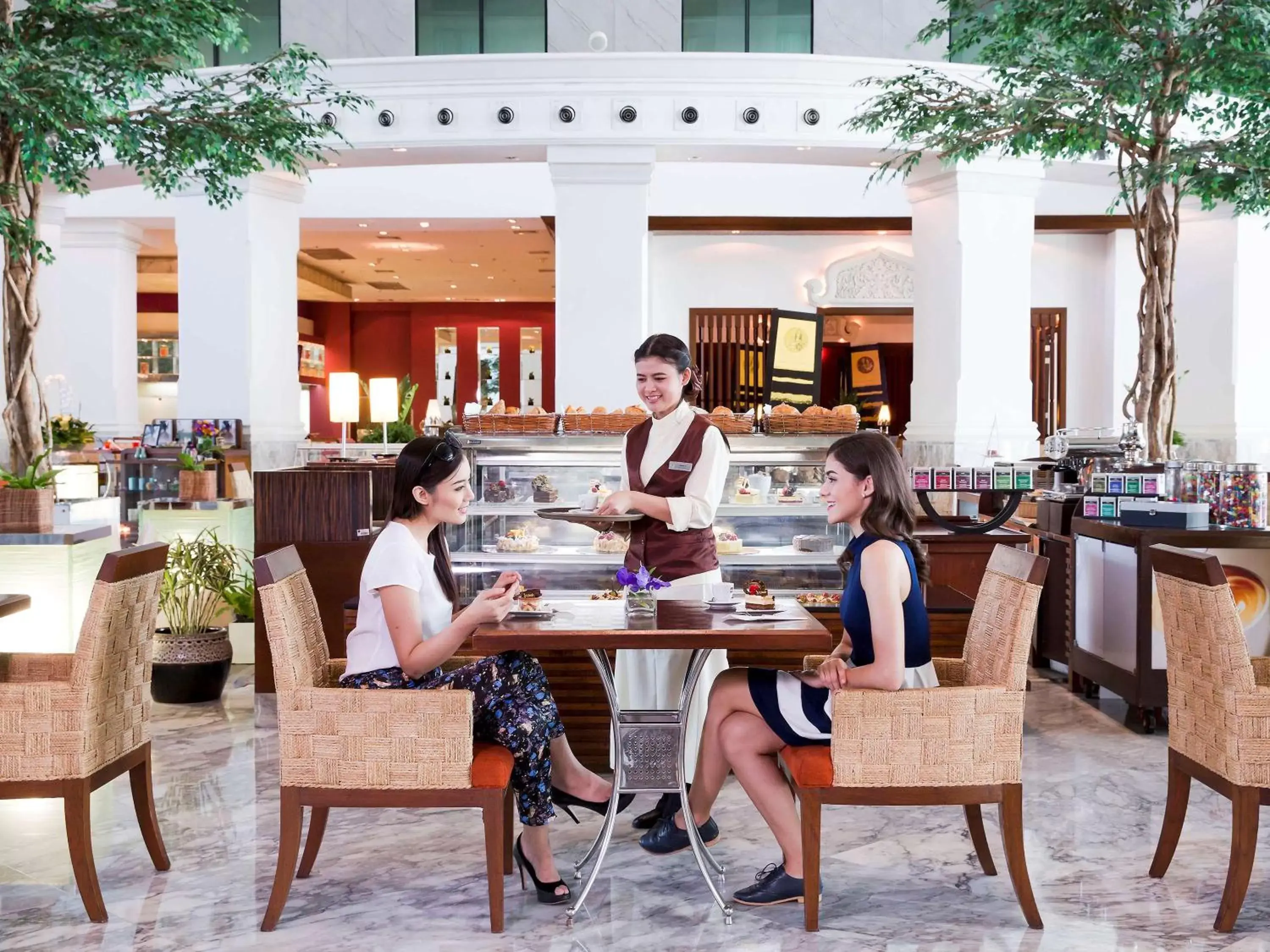 Staff, Restaurant/Places to Eat in Novotel Bangkok Suvarnabhumi Airport