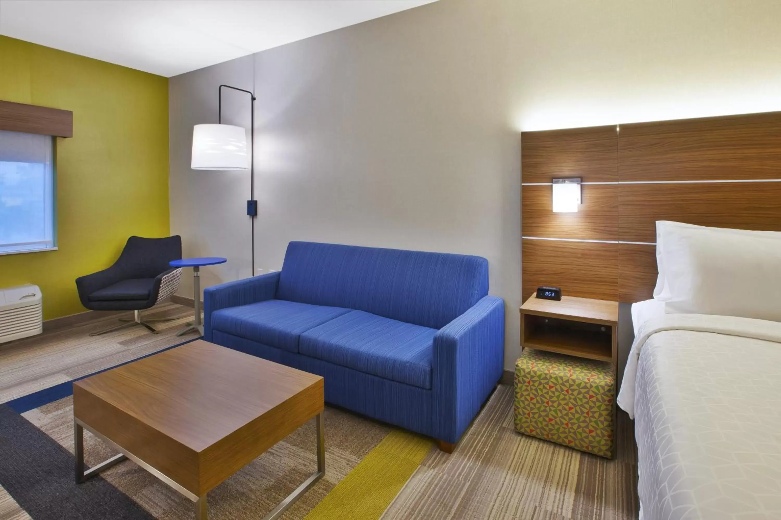Photo of the whole room, Seating Area in Holiday Inn Express Rochester-Victor, an IHG Hotel