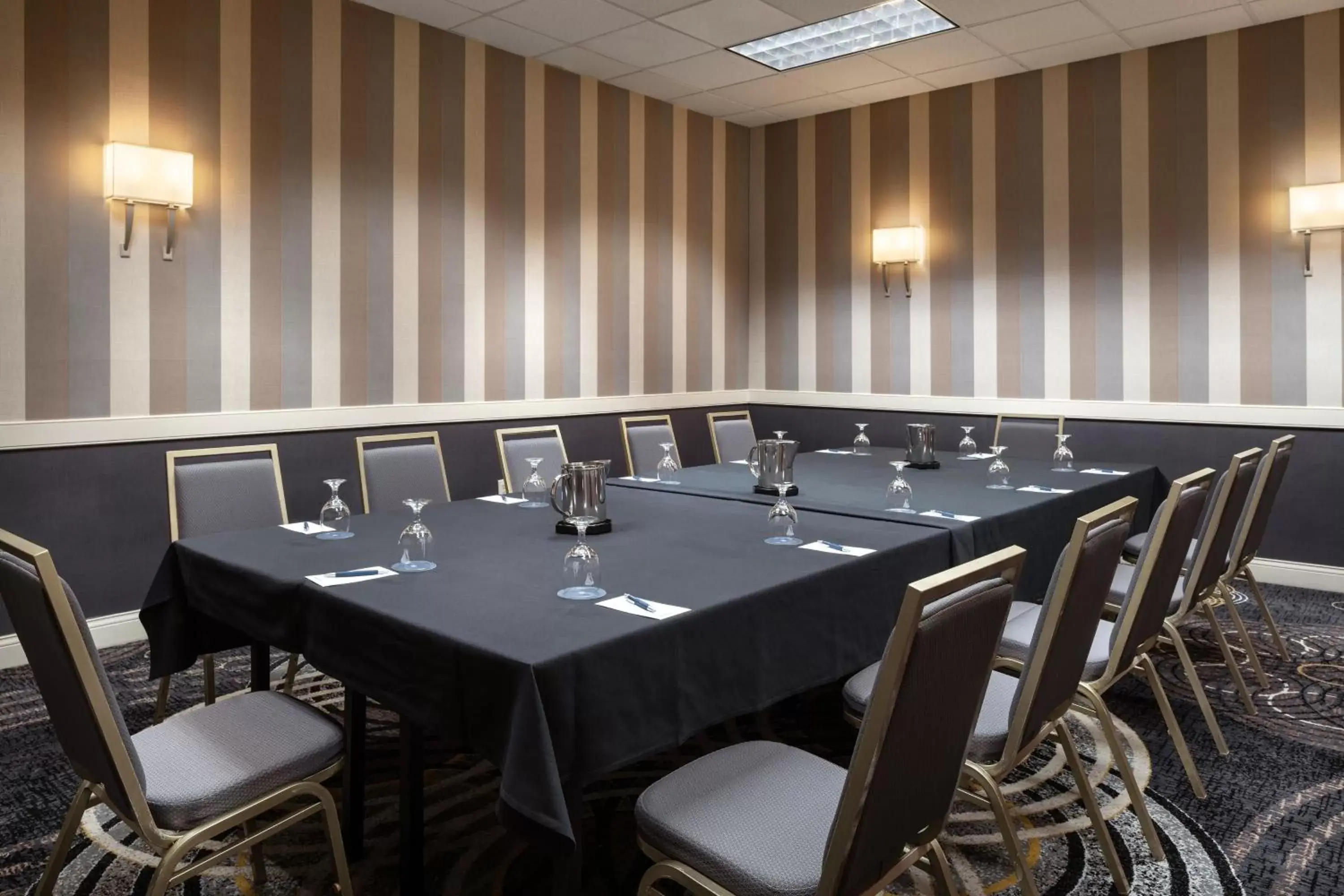 Meeting/conference room in Wyndham Phoenix Airport - Tempe