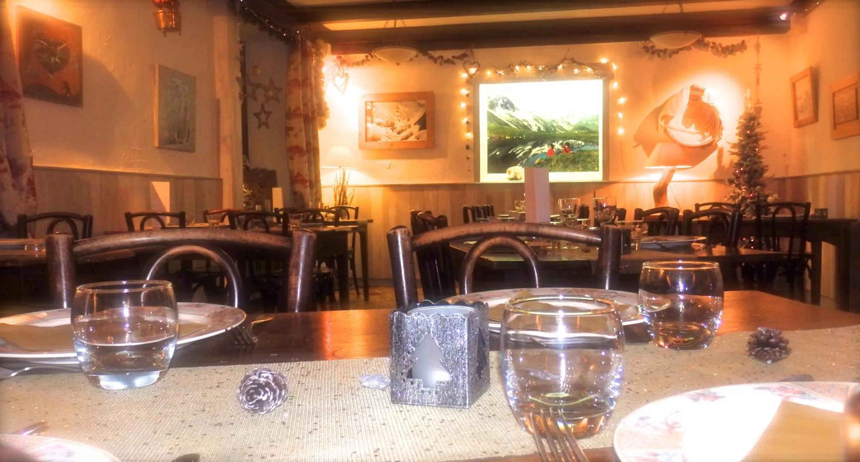 Restaurant/places to eat in Hôtel Viallet