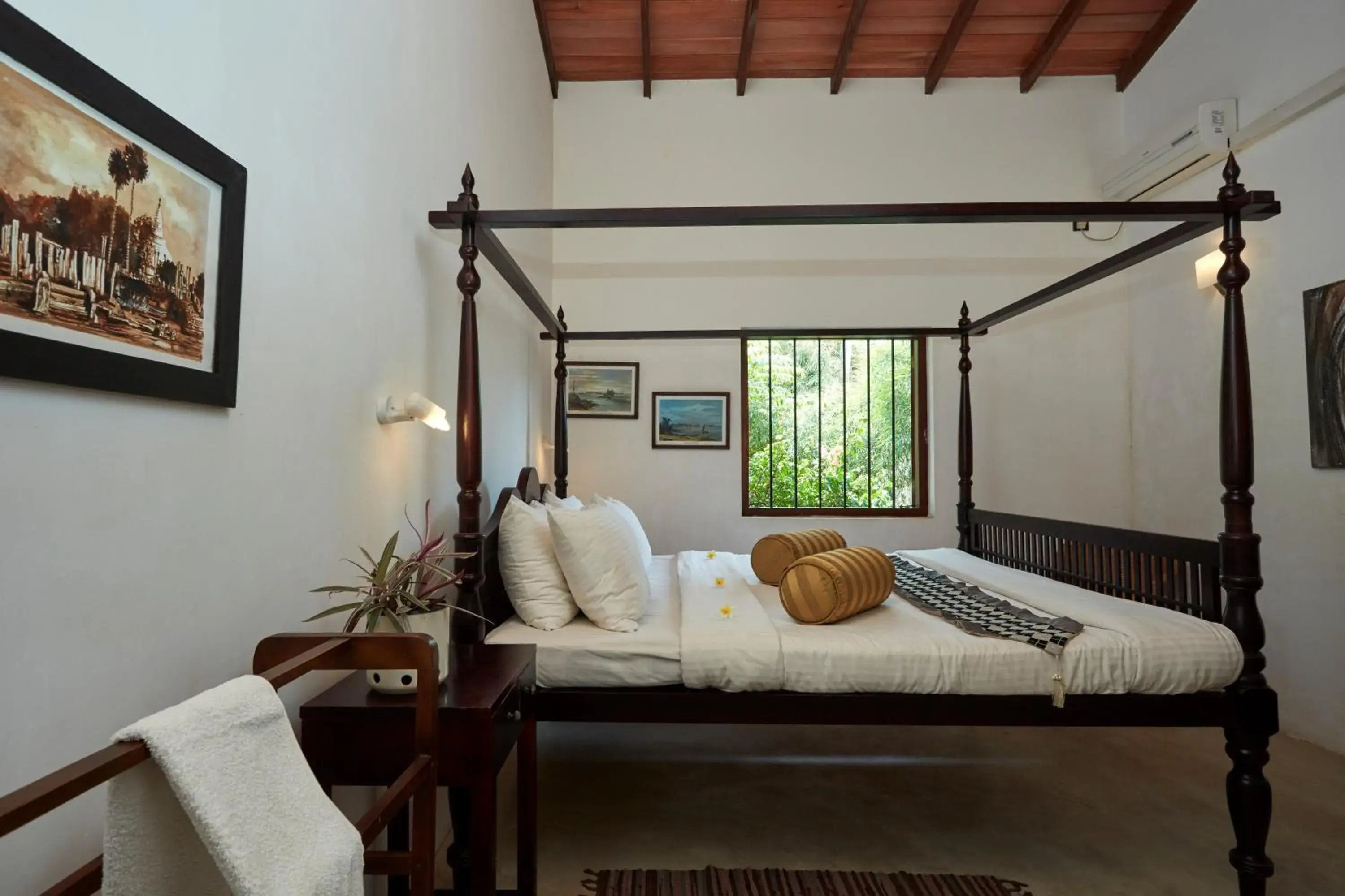 Bed, Seating Area in Villa Sunbird