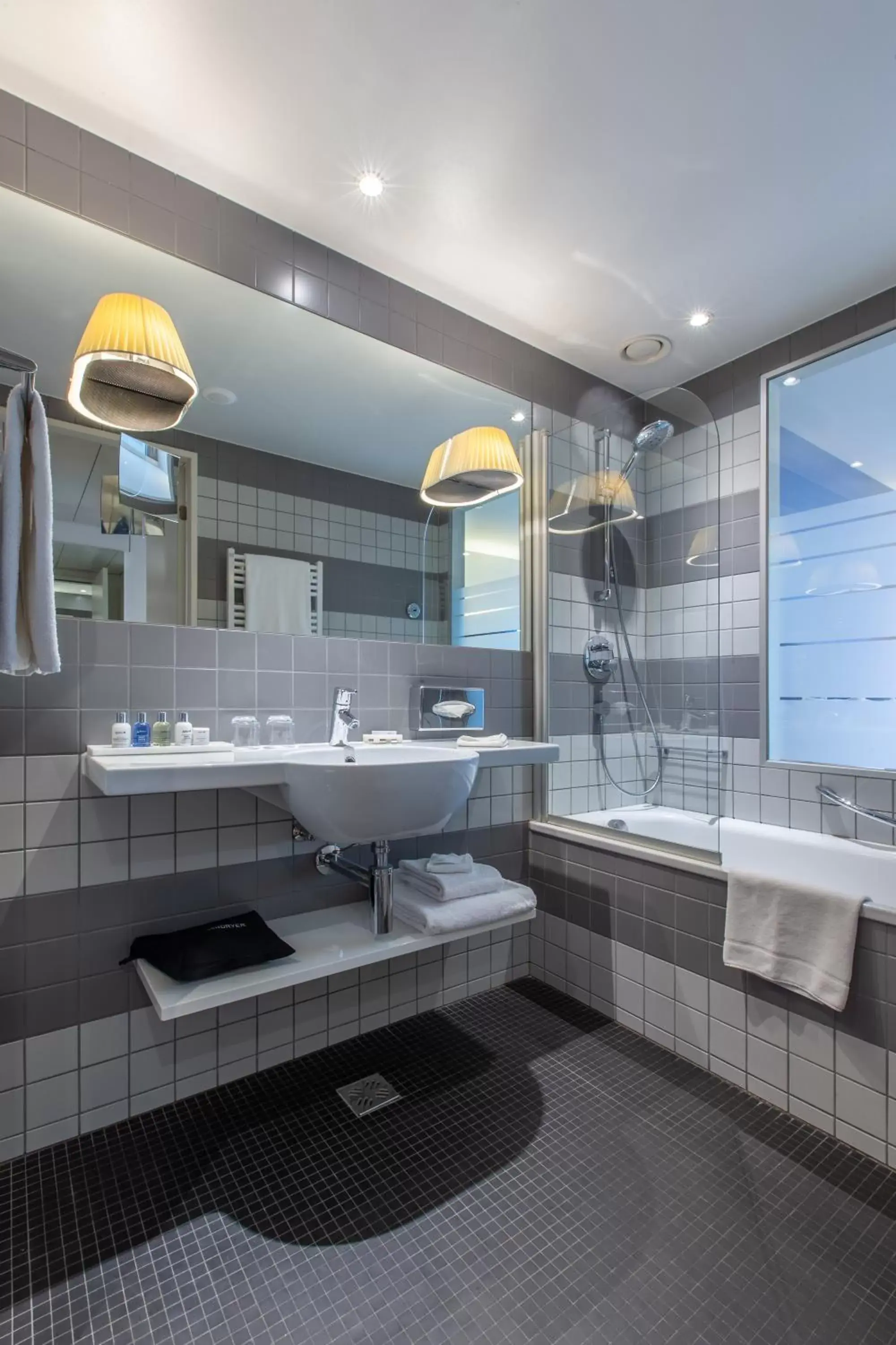 Bathroom in Radisson Blu Hotel Zurich Airport