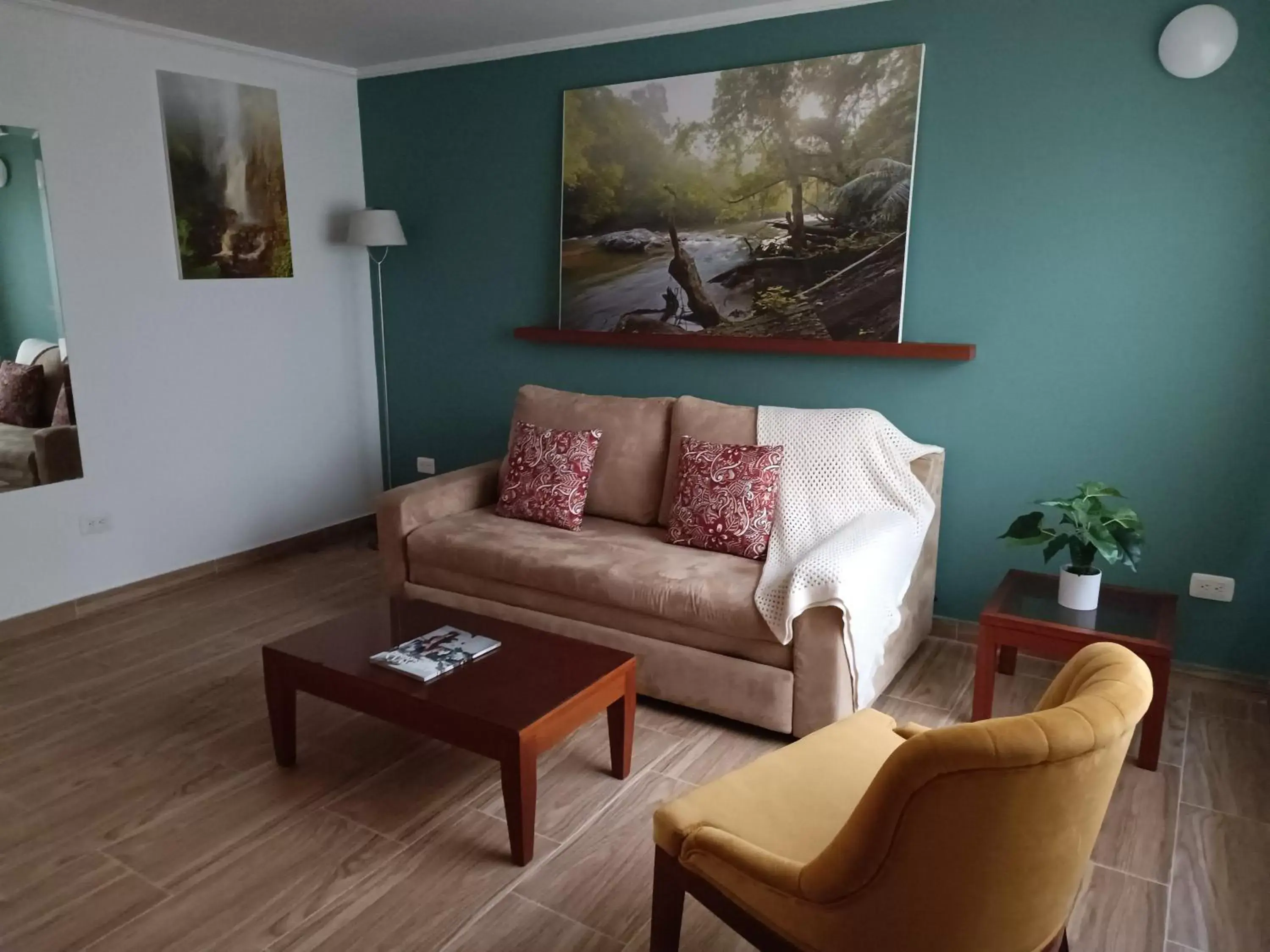 Living room, Seating Area in Hotel Boutique Confort Suites