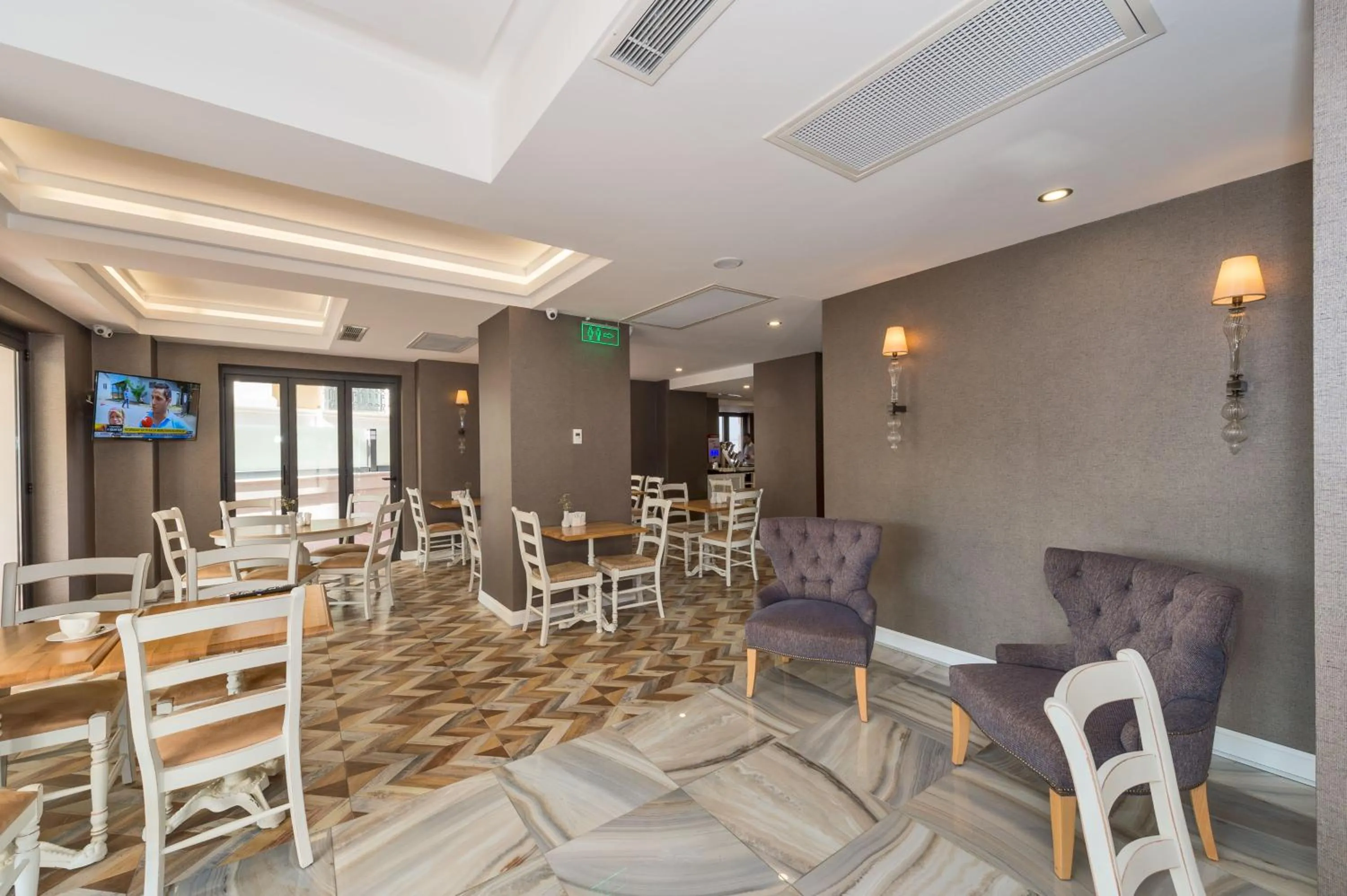 Facade/entrance in Hanna Hotel