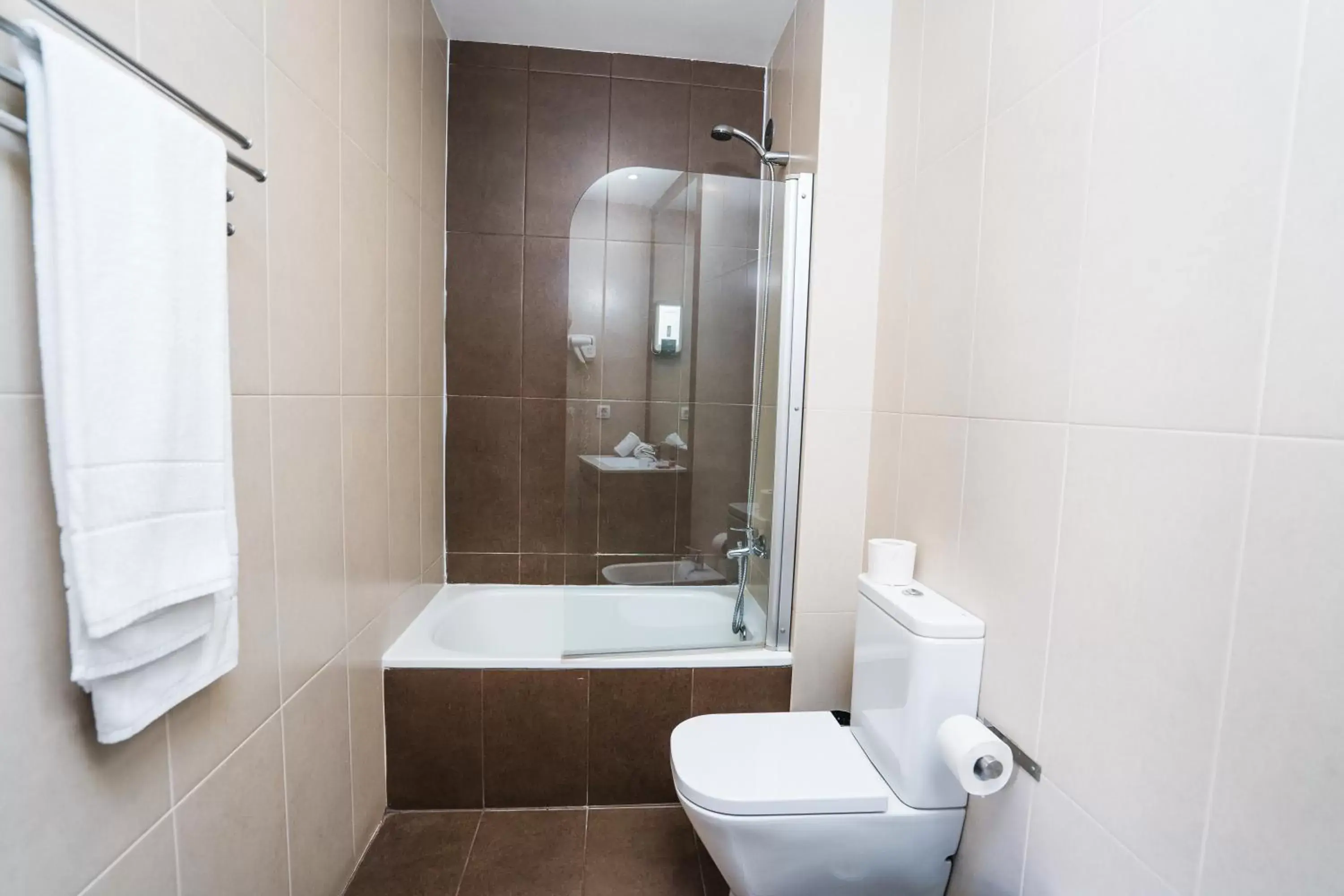 Bathroom in Lisbon Arsenal Suites