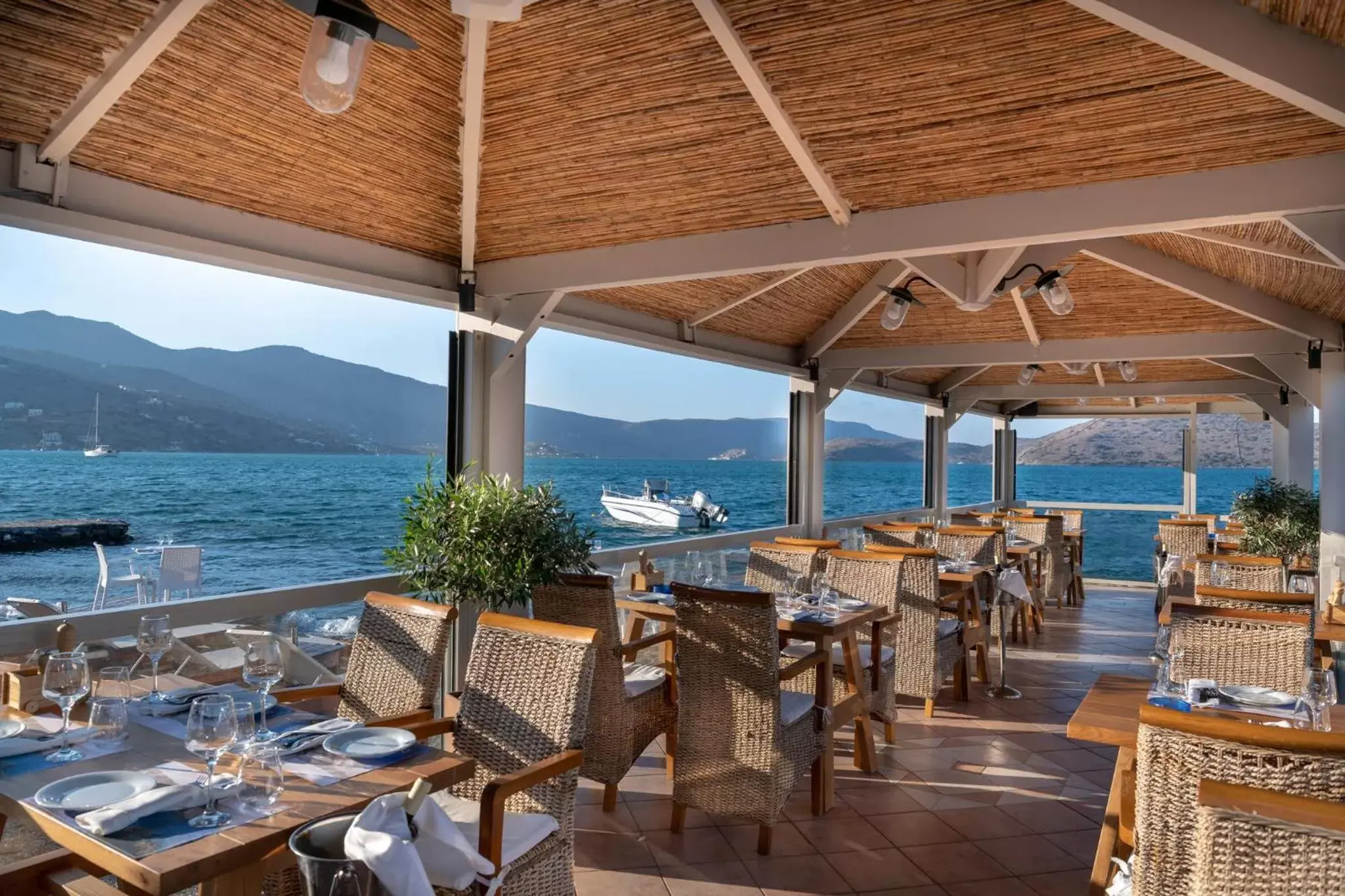 Restaurant/places to eat, Balcony/Terrace in Elounda Akti Olous (Adults Only)