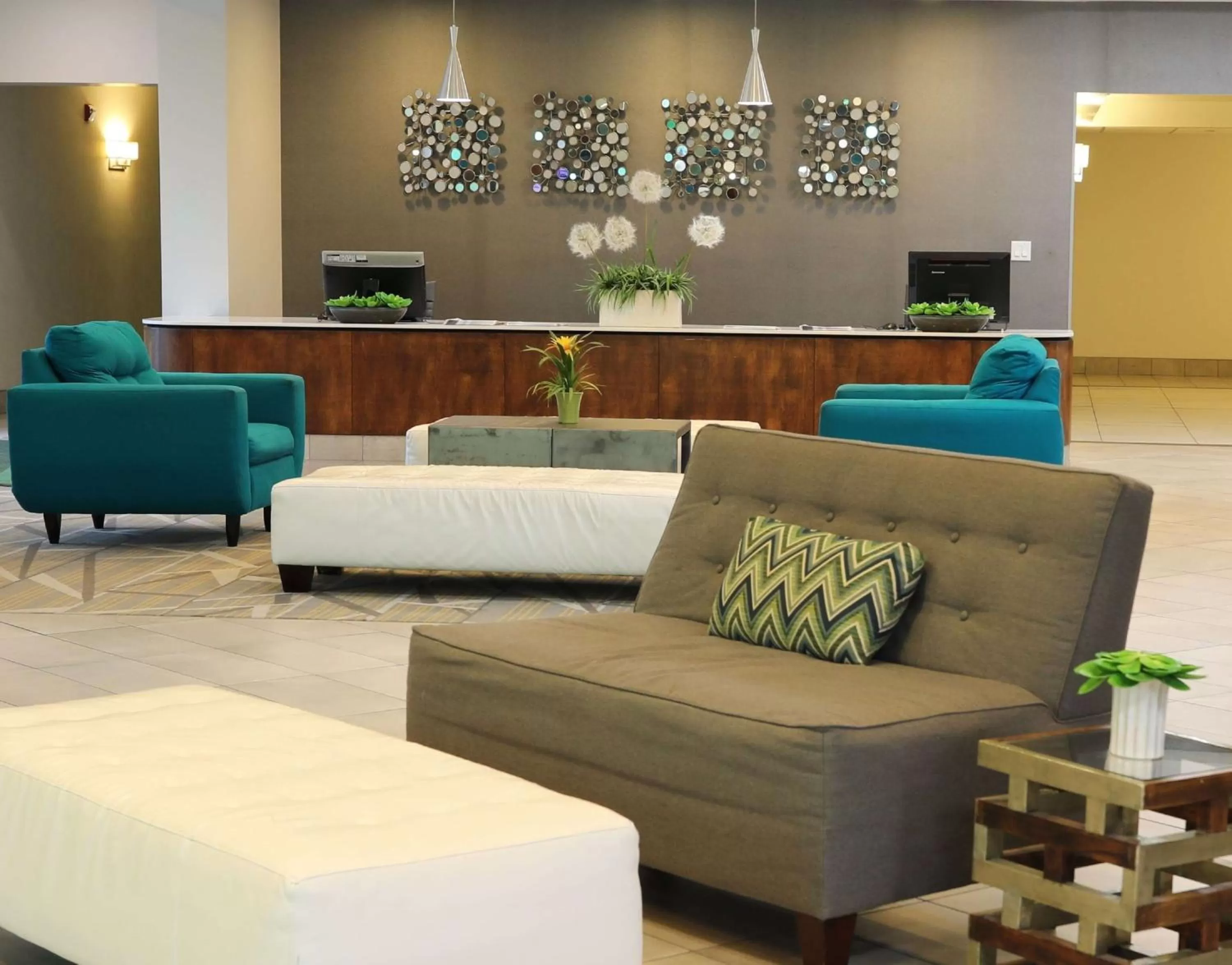 Lobby or reception in Doubletree By Hilton Omaha Southwest, Ne