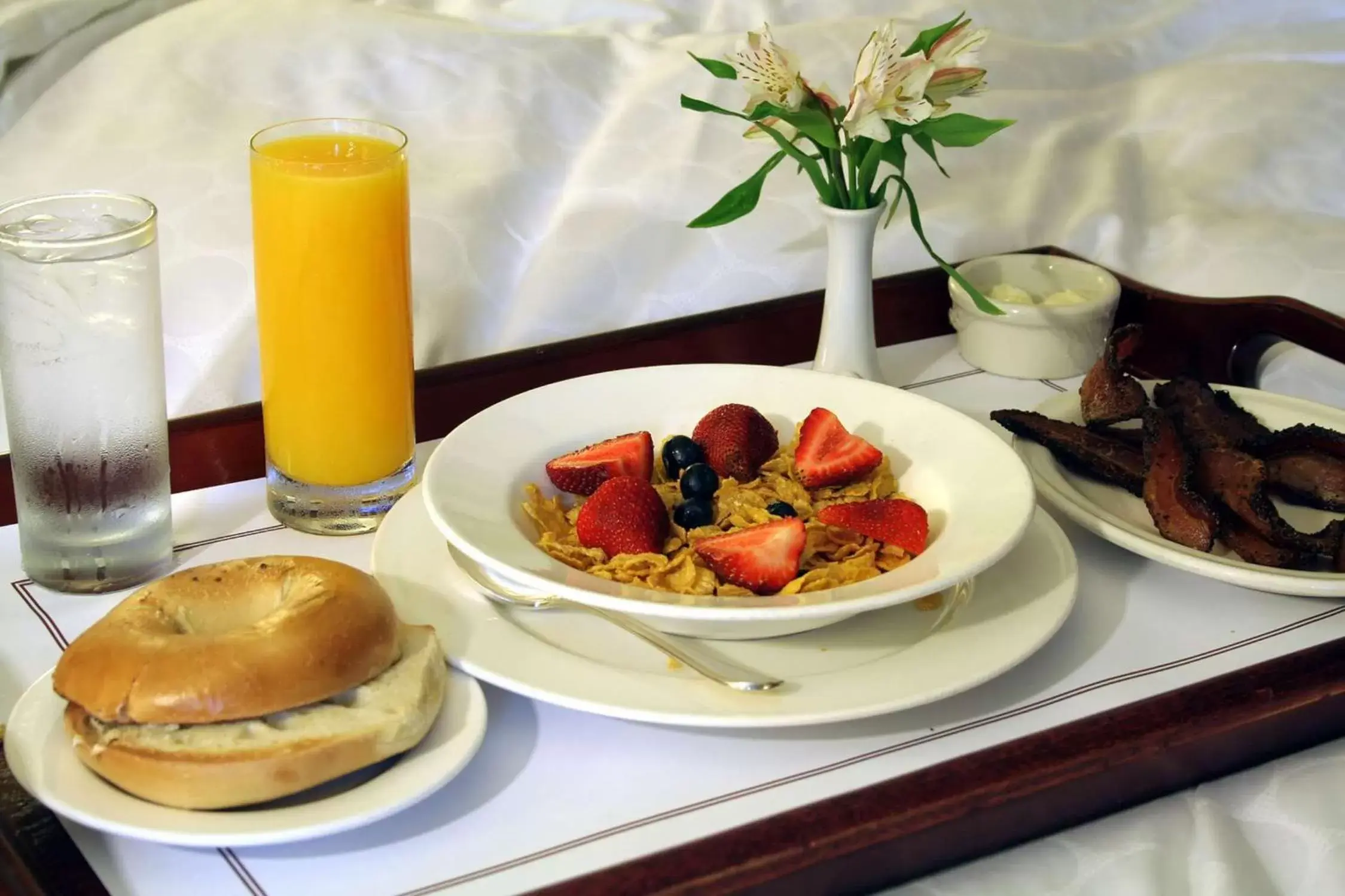 Photo of the whole room in DoubleTree by Hilton Atlantic Beach Oceanfront Photo of the whole room in DoubleTree by Hilton Atlantic Beach Oceanfront