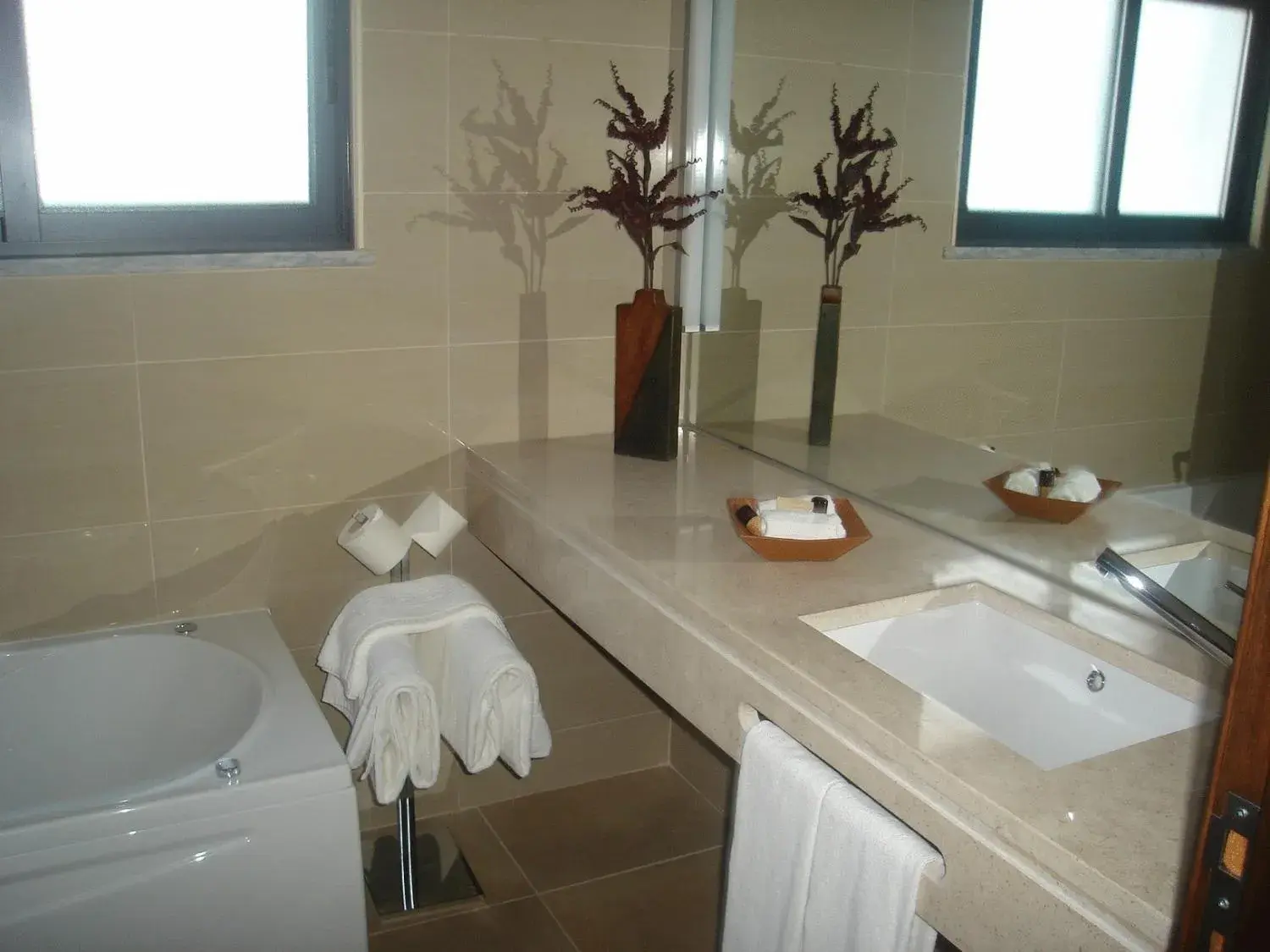 Honeymoon Suite with Balcony in Casa Do Vale Hotel Honeymoon Suite with Balcony in Casa Do Vale Hotel