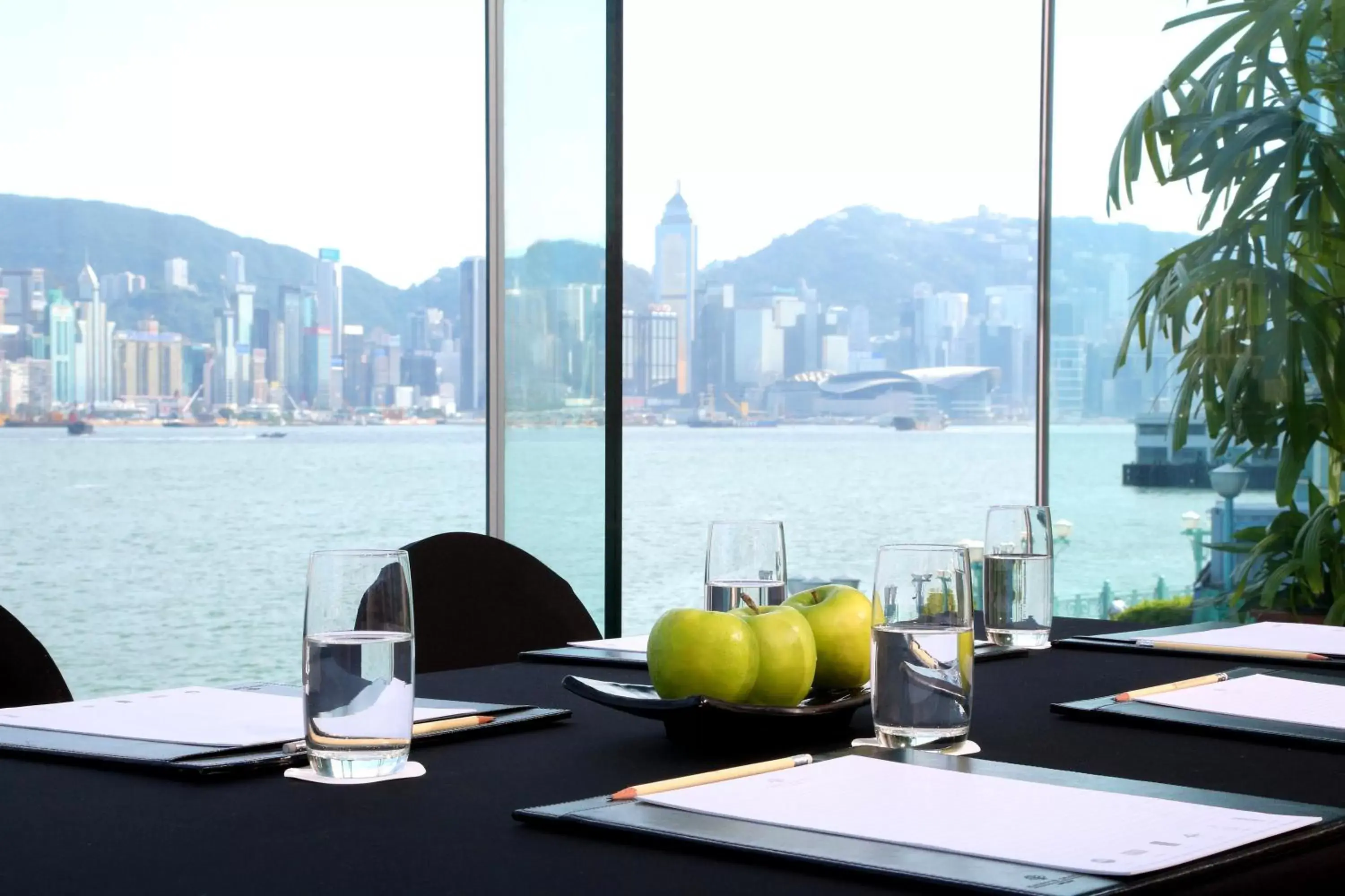 Meeting/conference room, Restaurant/Places to Eat in Harbour Grand Kowloon