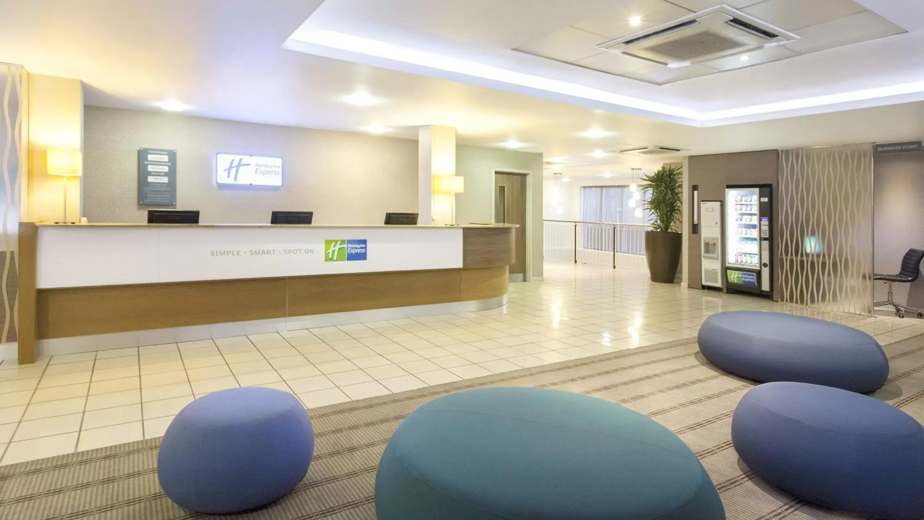 Property building, Lobby/Reception in Holiday Inn Express London Limehouse, an IHG Hotel