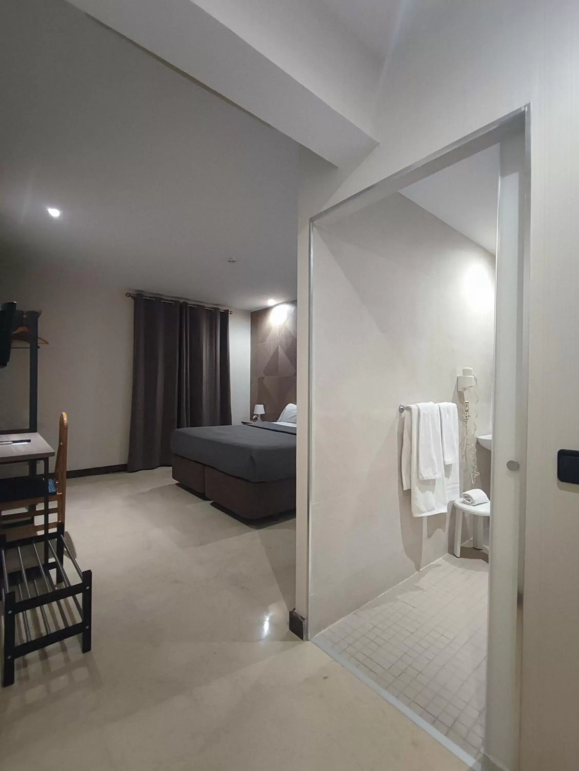 Bedroom, Bathroom in Hotel Ciudad de Navalcarnero