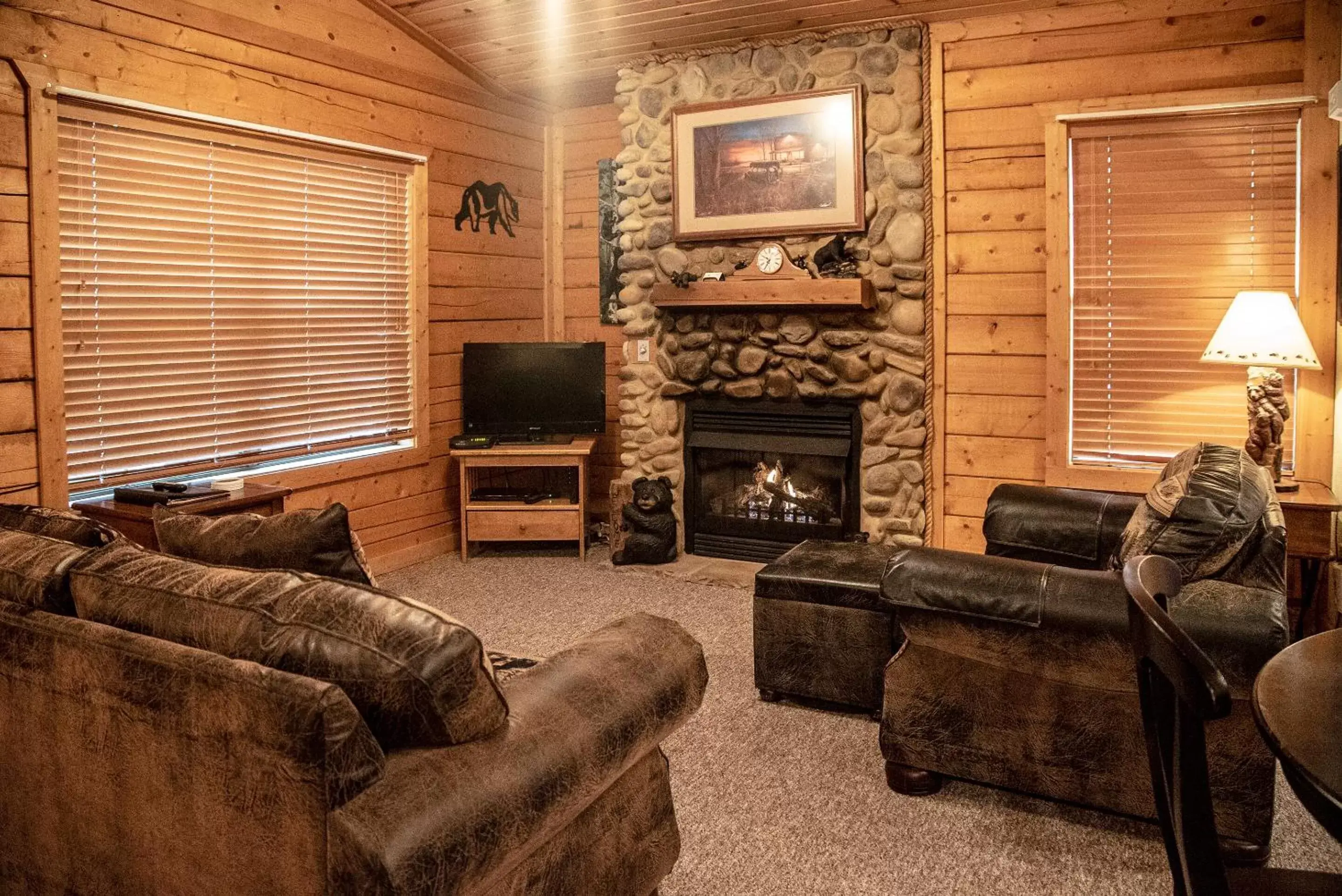 Living room, Seating Area in Cabins at Grand Mountain