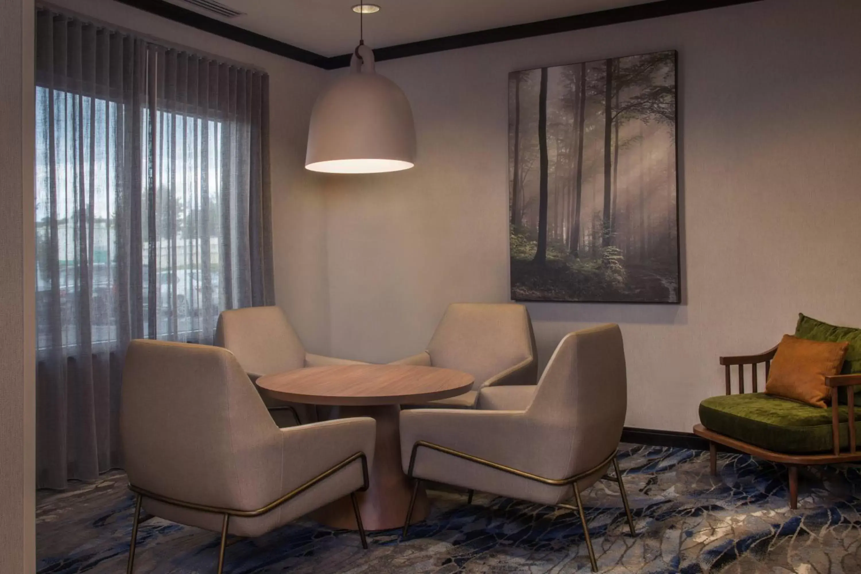 Lobby or reception, Seating Area in Fairfield Inn and Suites by Marriott Harrisonburg