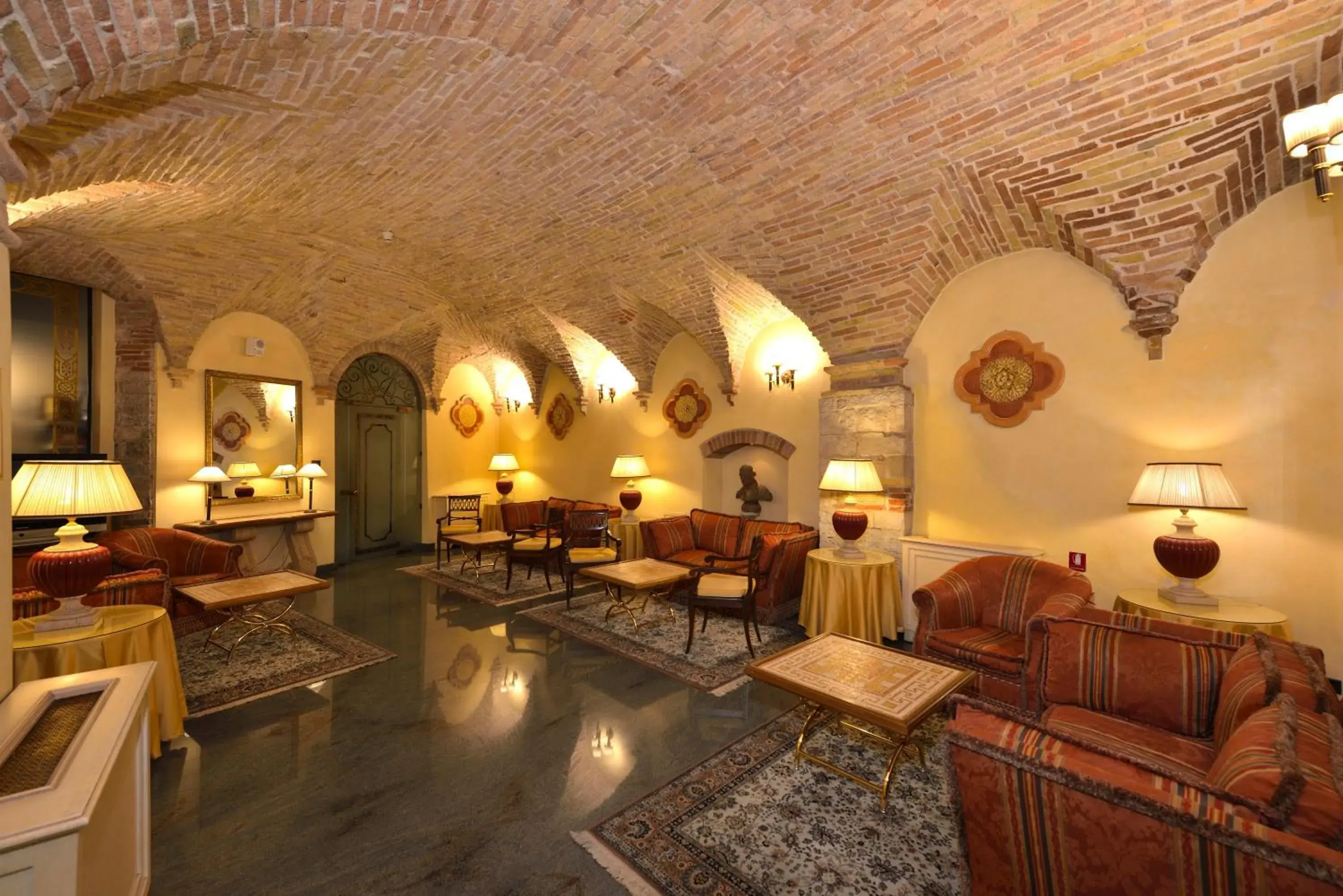 Communal lounge/ TV room in Hotel Fonte Cesia