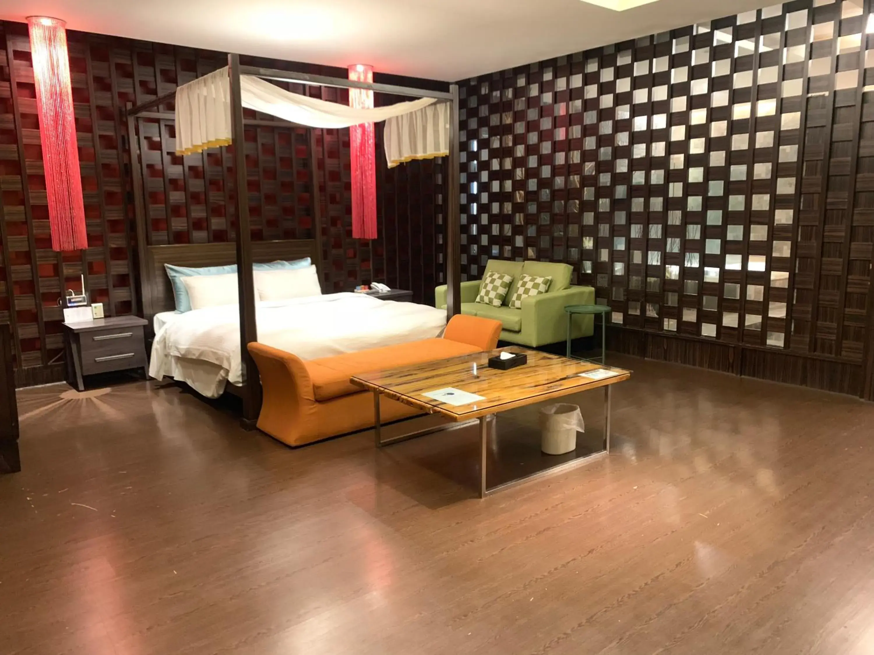 Her Home Spa Motel Douliu